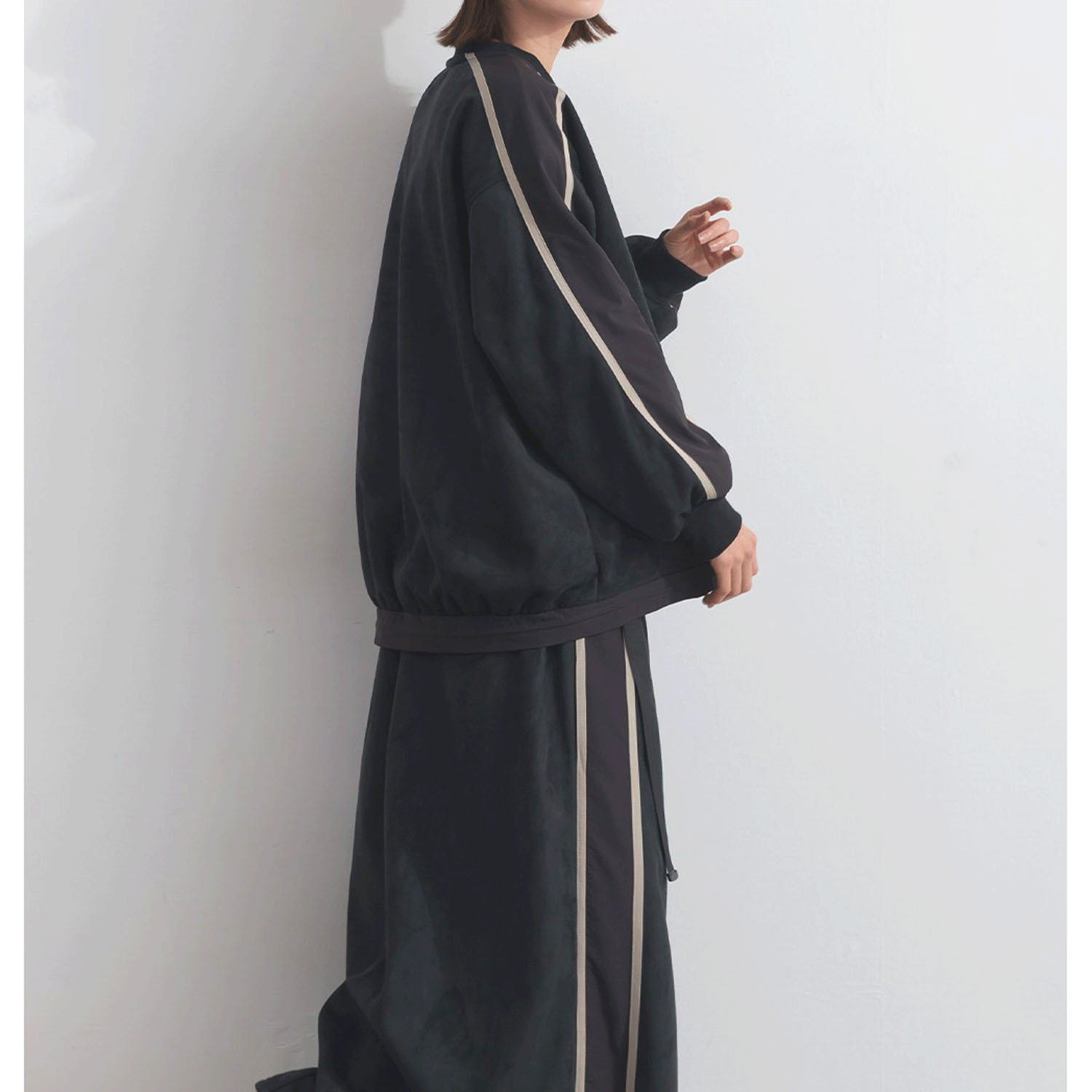 【ETONET限定】iriey フェイクスウェードラインプルオーバー - 画像7