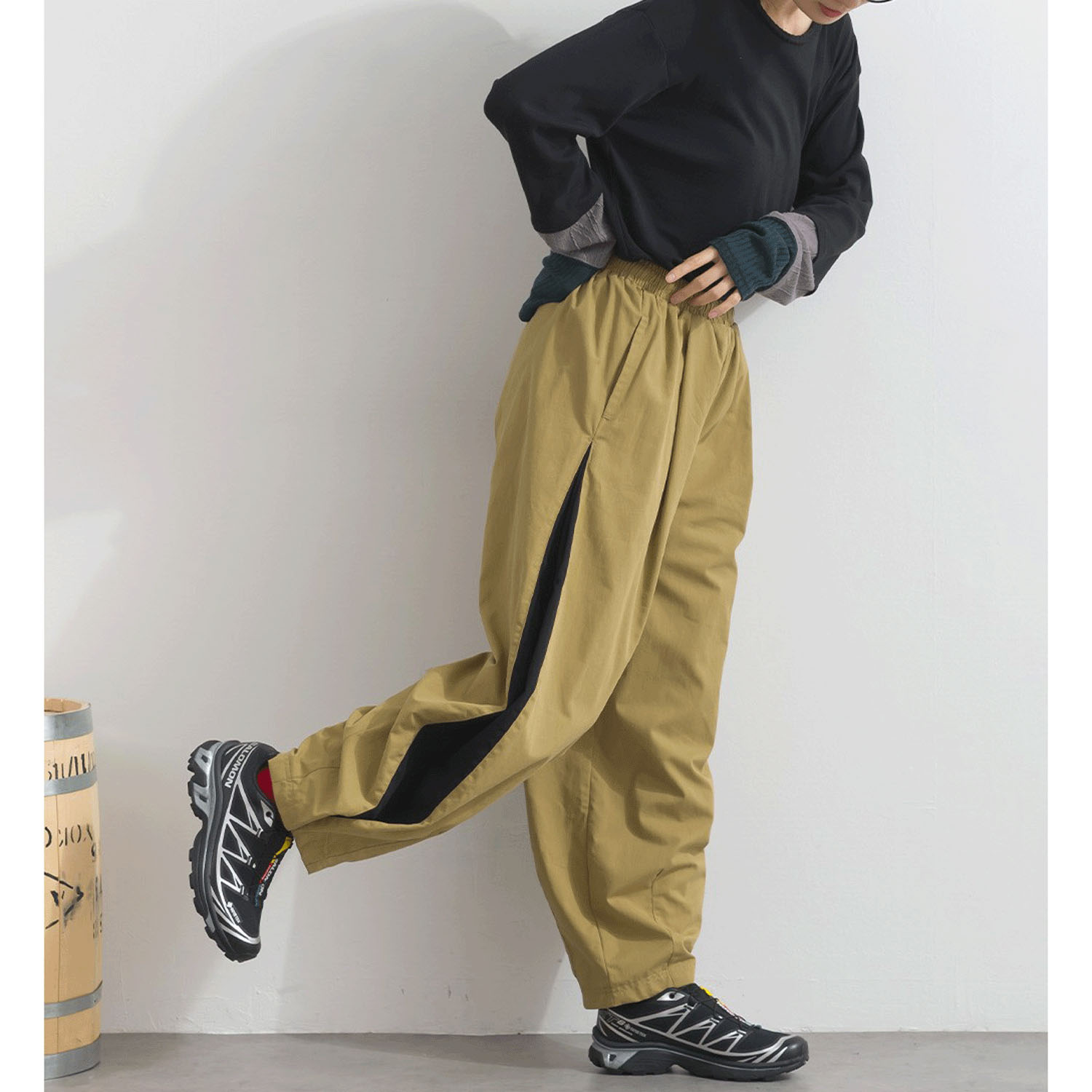 【ETONET限定】 iriey 脇タックコクーンパンツ - 画像15