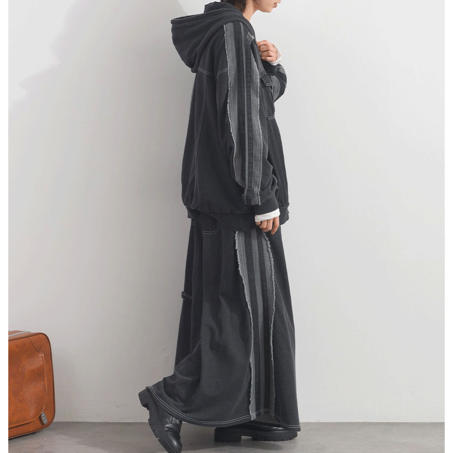 【ETONET限定】 iriey  裏毛インディゴ染めZIPパーカー - 画像10