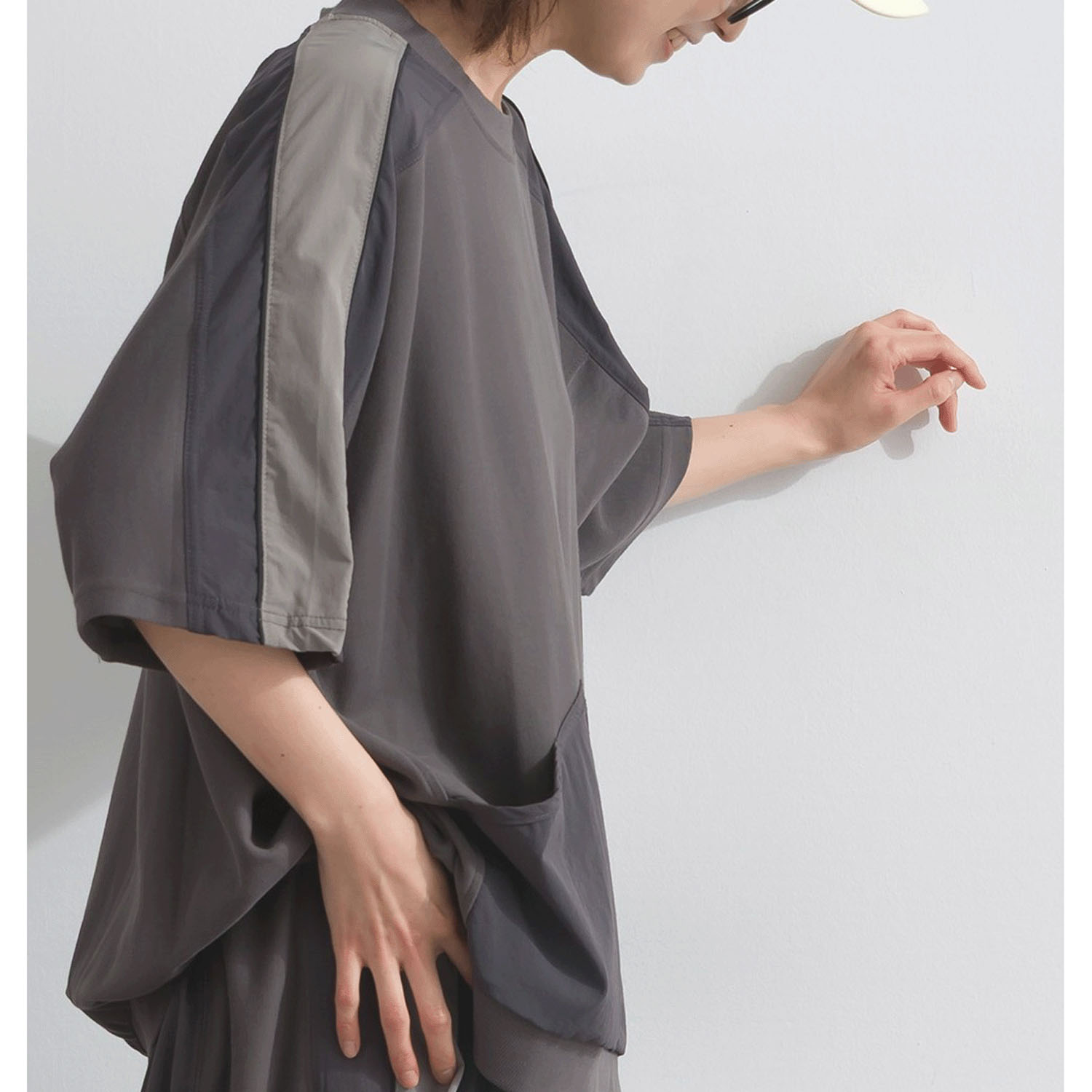 【ETONET限定】 iriey 配色ラインプルオーバー - 画像3