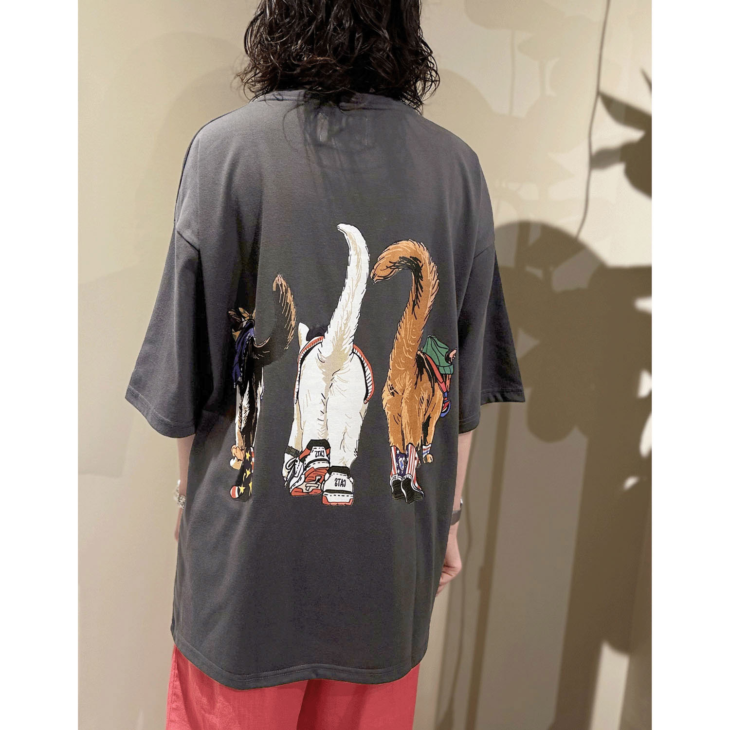 【LLサイズ、新色追加】【Insta Live】CORISCO Animal Village 前後プリントネコTシャツ - 画像17
