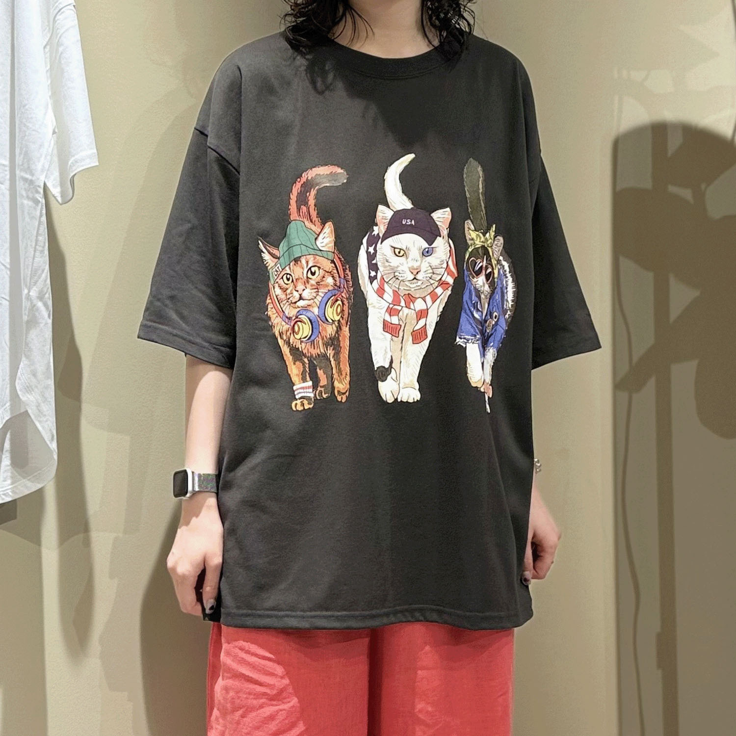 【LLサイズ、新色追加】【Insta Live】CORISCO Animal Village 前後プリントネコTシャツ - 画像3