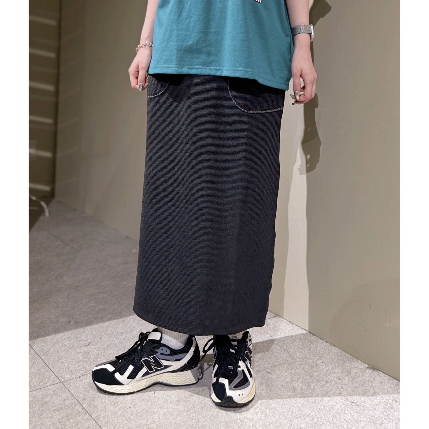 【Insta Live】le colis シャイニーコードナロースカート - 画像1