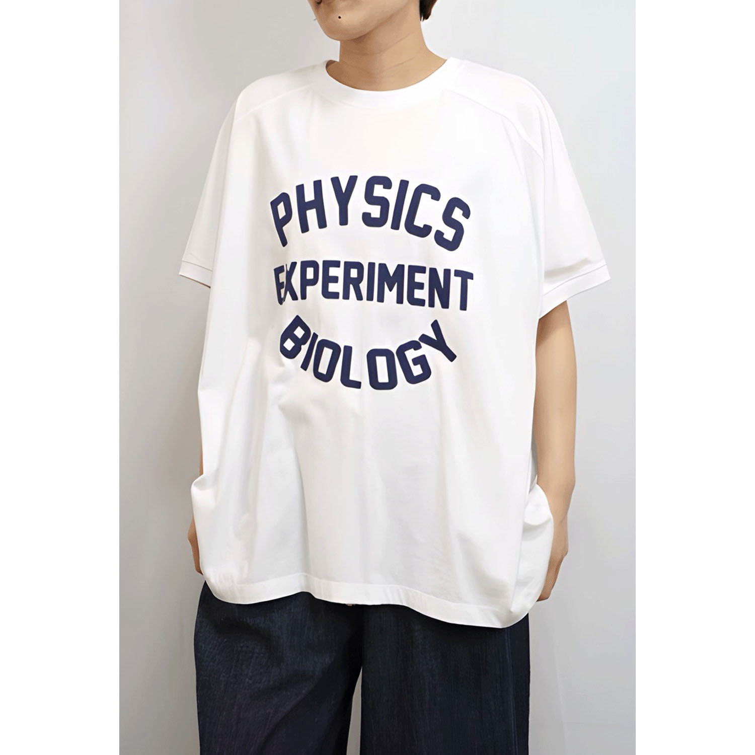 fu－dueka：：変形ワイドロゴプリントTee - 画像1