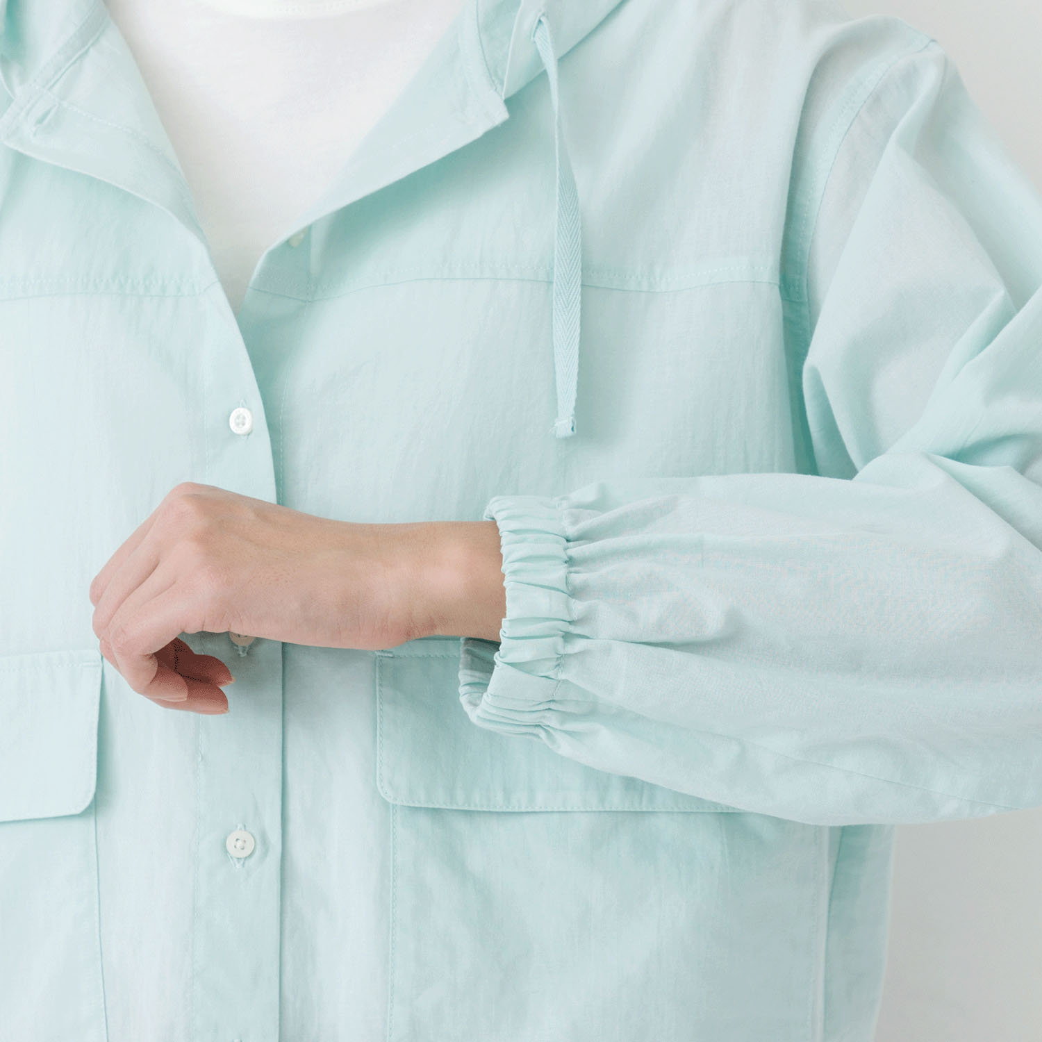 【お取り寄せ】kermu シアーコットンフロントボタンフーデットブラウス - 画像19