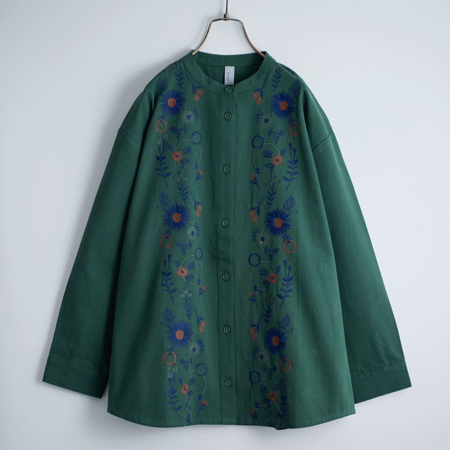 Emago 花パーツ刺繍シャツ - 画像2