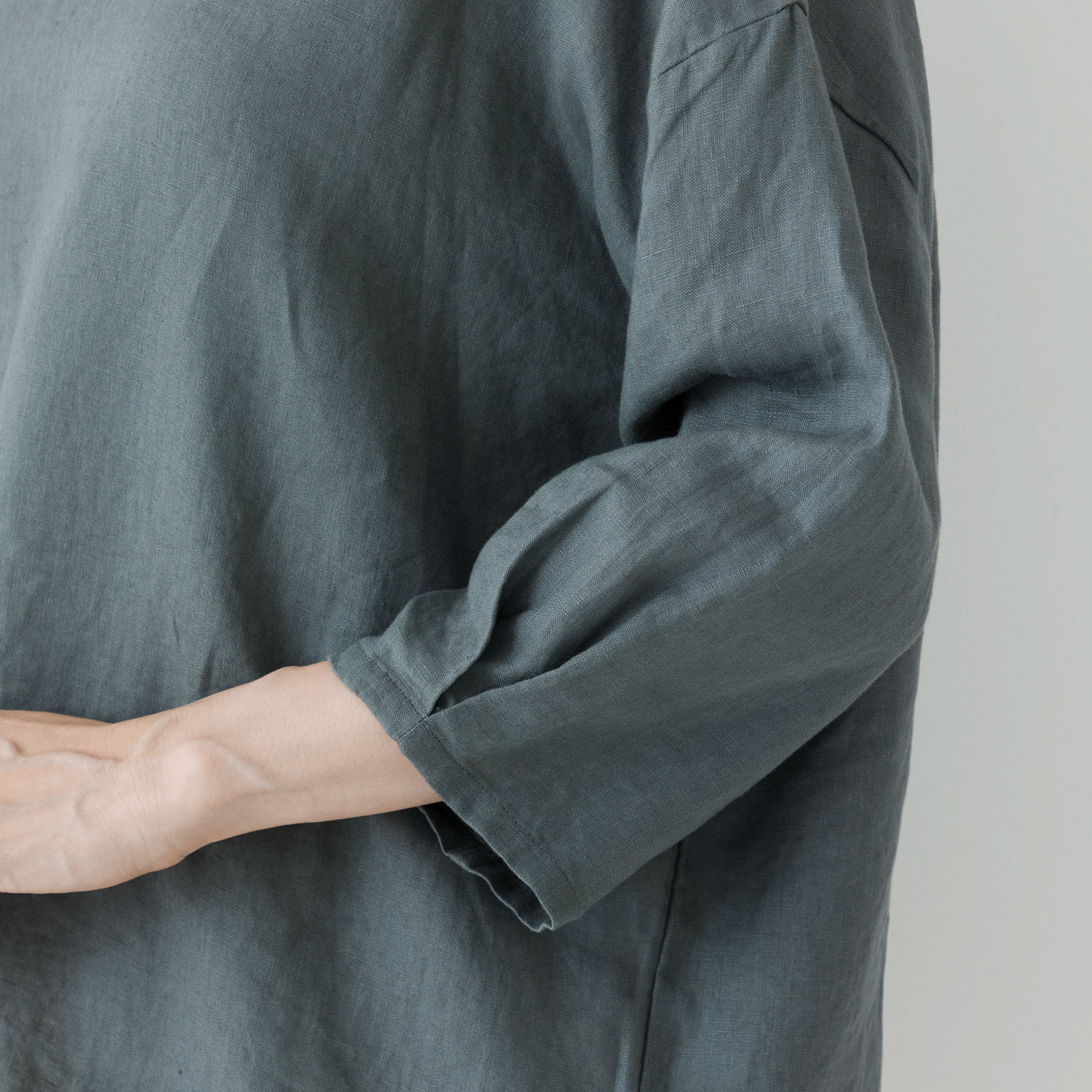 【お取り寄せ】Crea delice リネン袖口タックボリューム7分袖ブラウス - 画像12