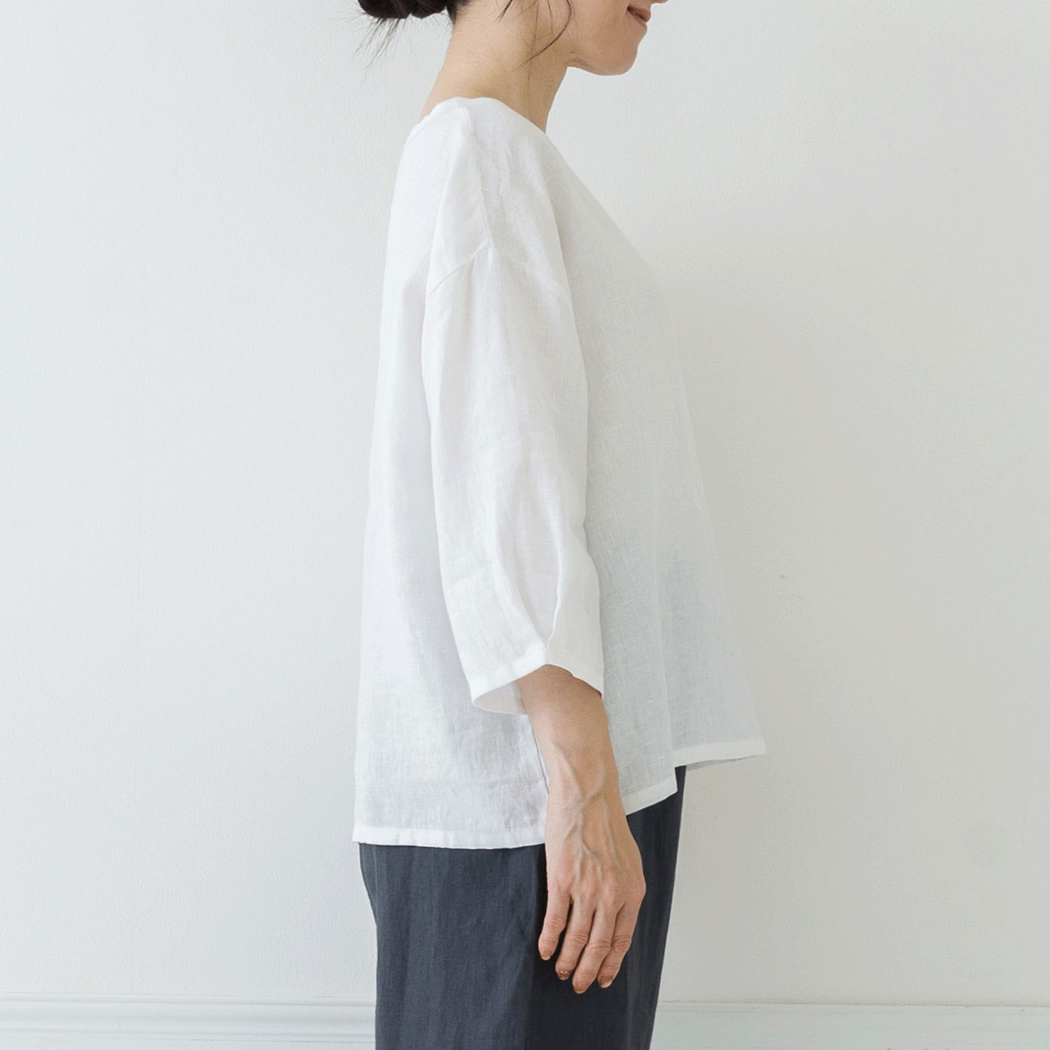 【お取り寄せ】Crea delice リネン袖口タックボリューム7分袖ブラウス - 画像5