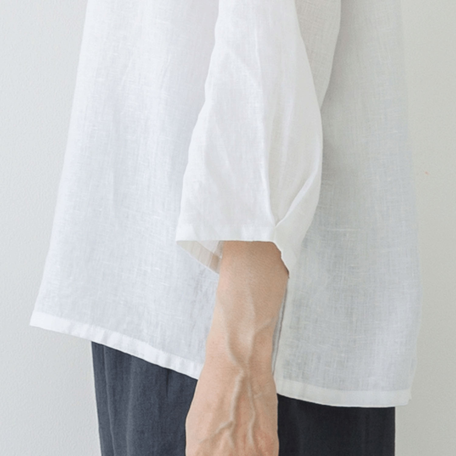 【お取り寄せ】Crea delice リネン袖口タックボリューム7分袖ブラウス - 画像6