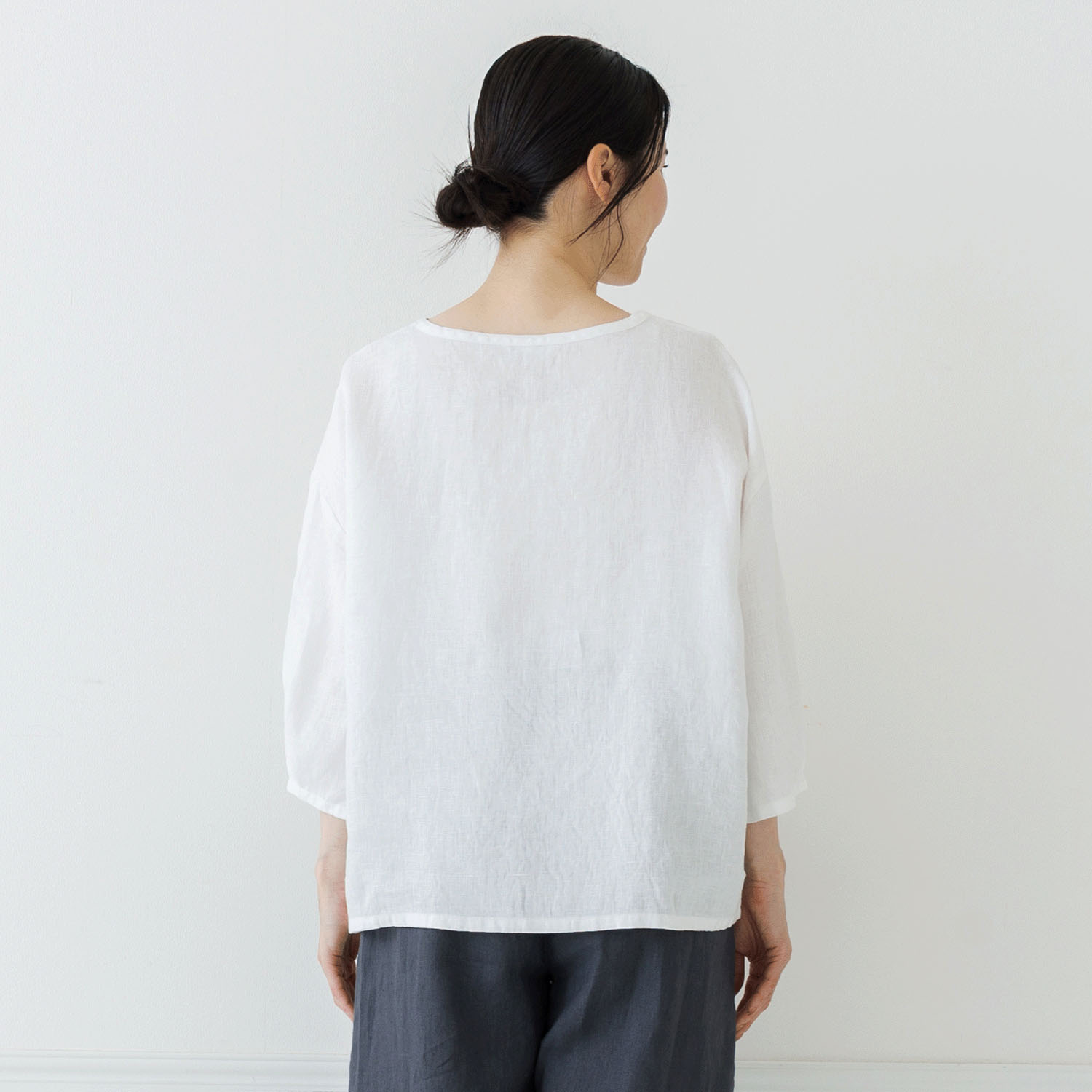 【お取り寄せ】Crea delice リネン袖口タックボリューム7分袖ブラウス - 画像7