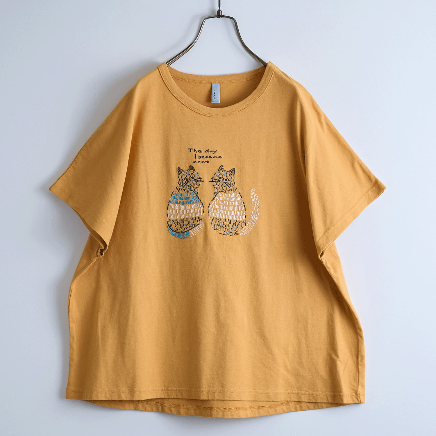 Emago 2匹のねこ刺繍Tシャツ - 画像1