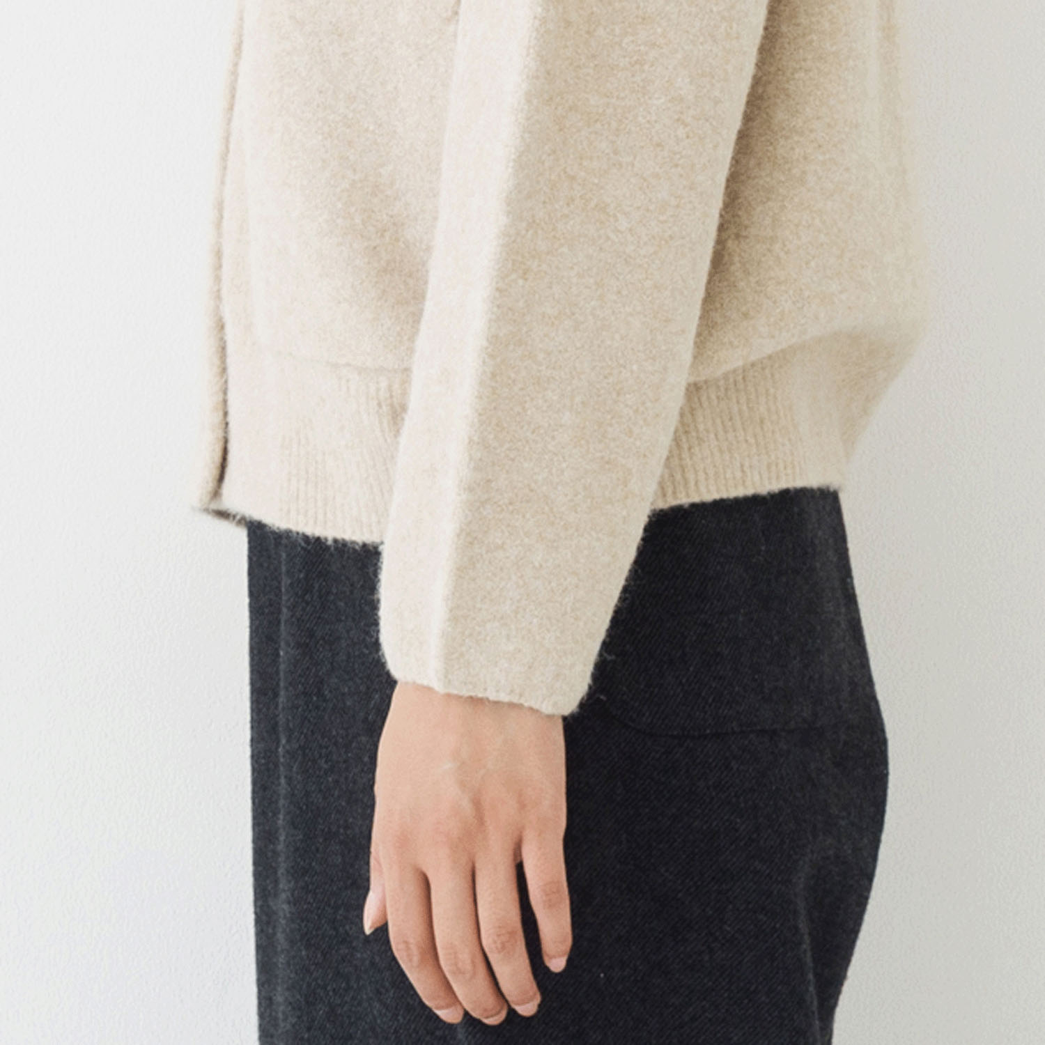 【お取り寄せ】kermu マーセライズウールワイドポケットカーディガン - 画像8