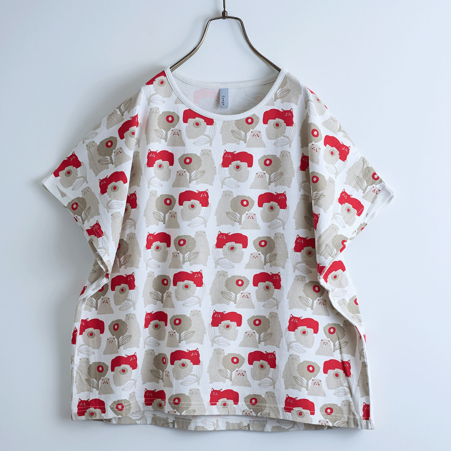【お取り寄せ】Emago ねこプリントドルマンTシャツ - 画像1