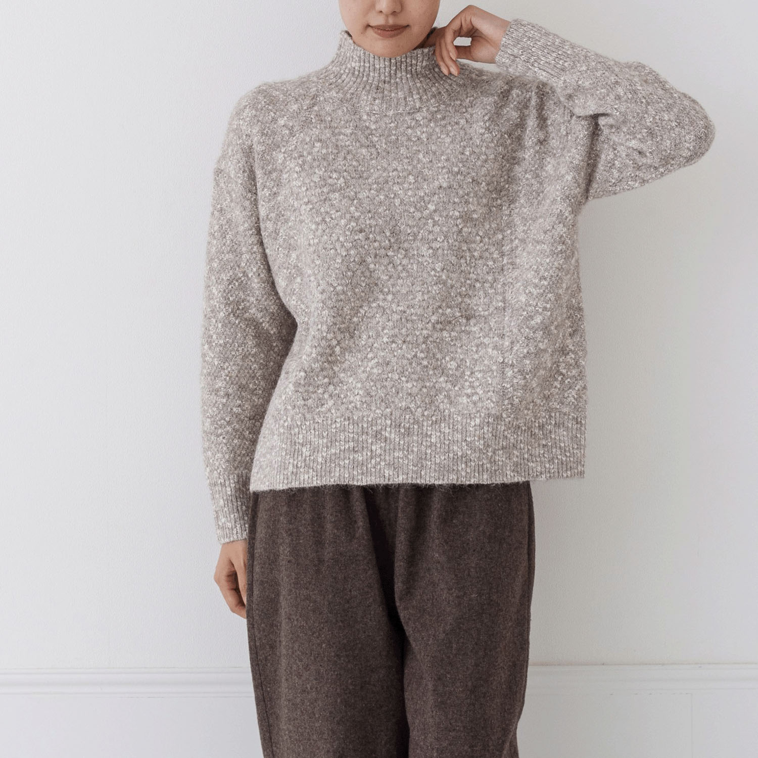 【お取り寄せ】kermu メランジニットカノコ編みハイネックセーター - 画像10