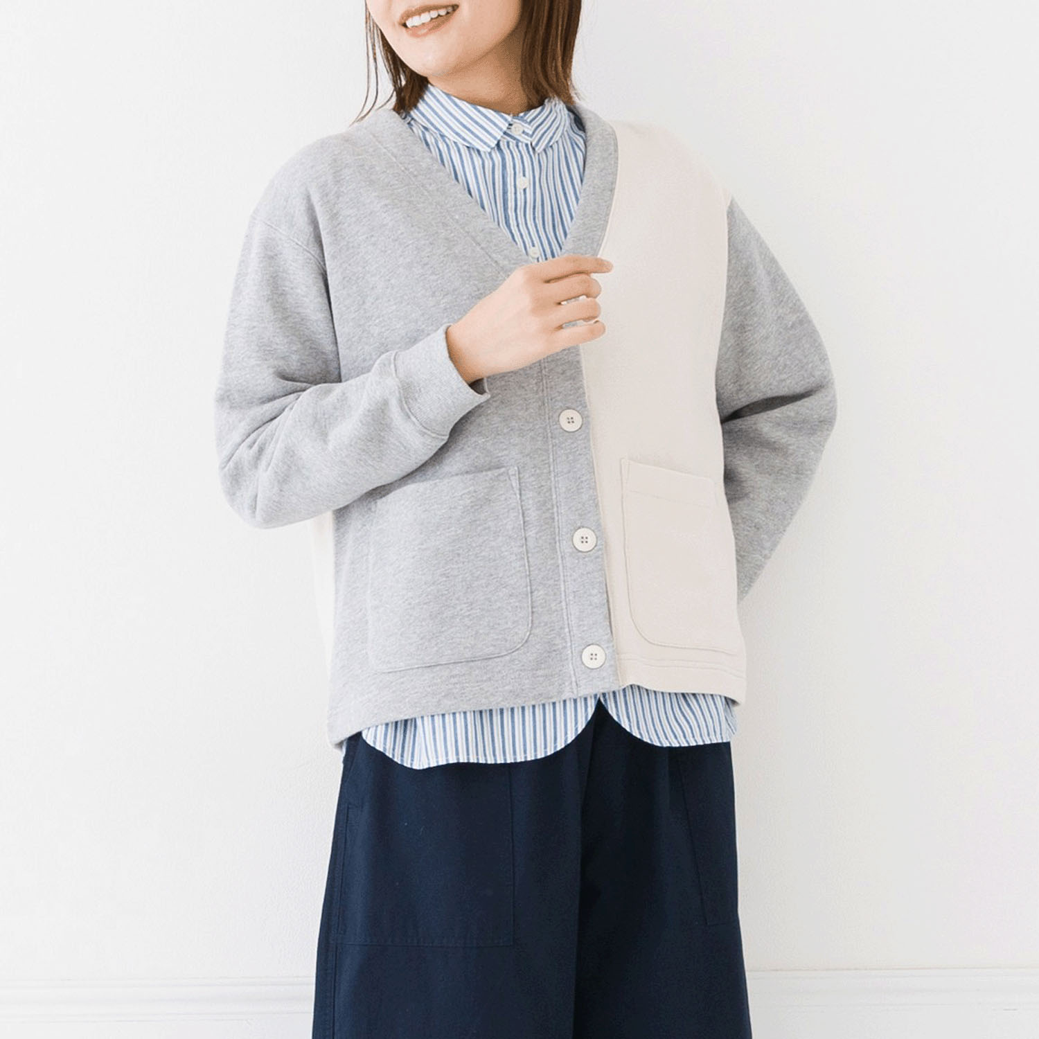 【お取り寄せ】Kermu コットンガーゼ裏毛バイカラーVネックカーディガン - 画像2