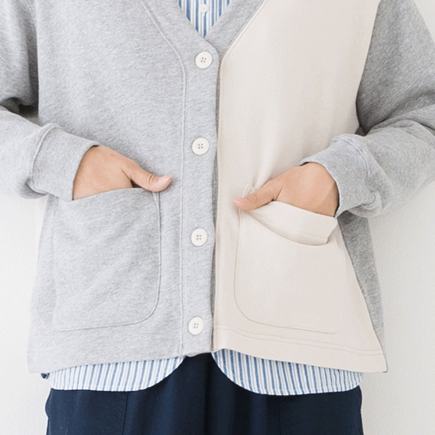 【お取り寄せ】Kermu コットンガーゼ裏毛バイカラーVネックカーディガン - 画像5