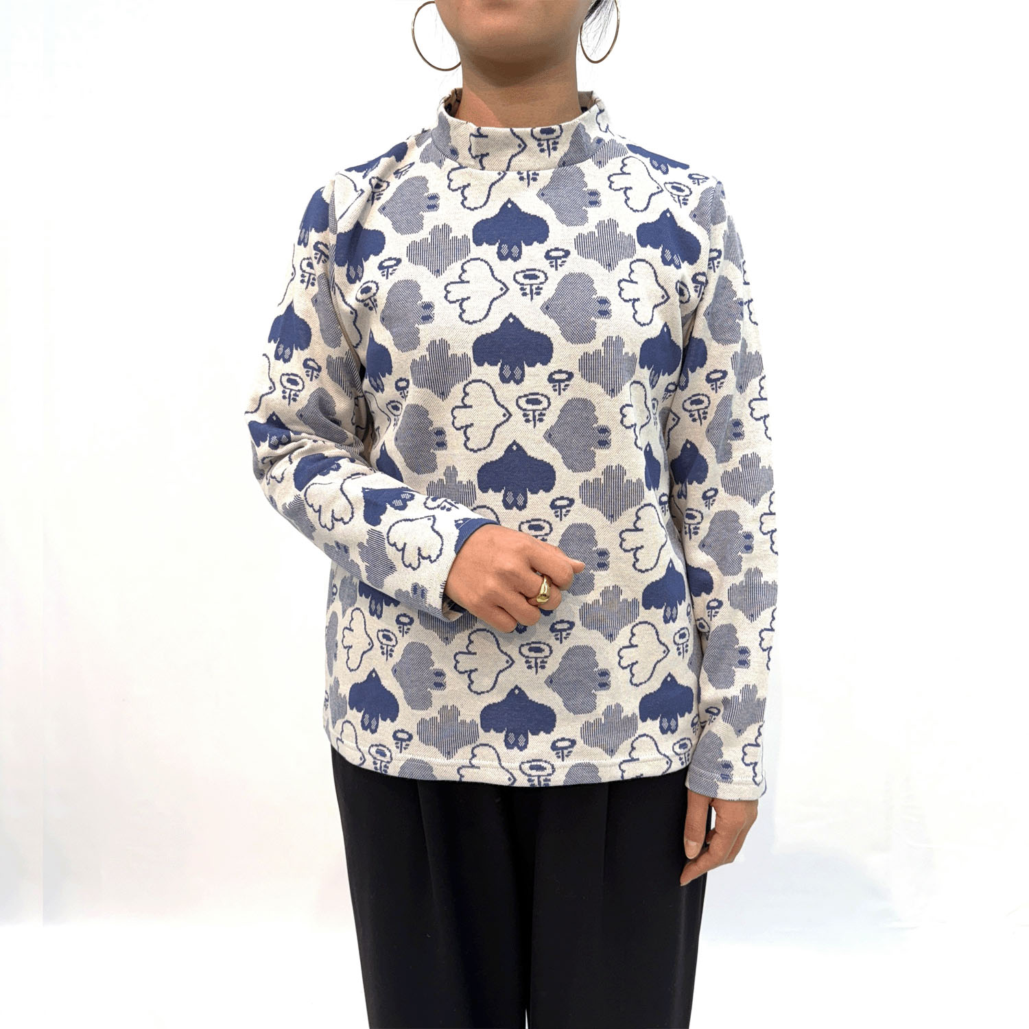 T’BIS STUDIO 長袖バード柄ダブルジャカード起毛ハイネックカットソー