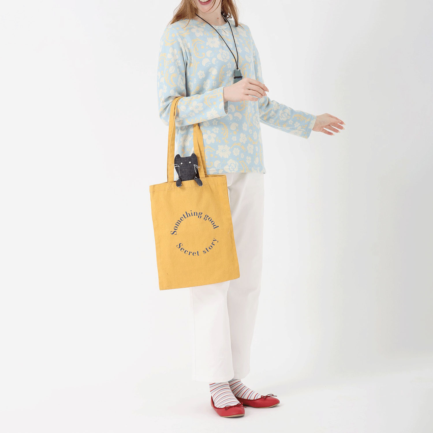 T’BIS STUDIO 長袖ブーケ柄Wジャカードタッククルーネックプルオーバー - 画像11