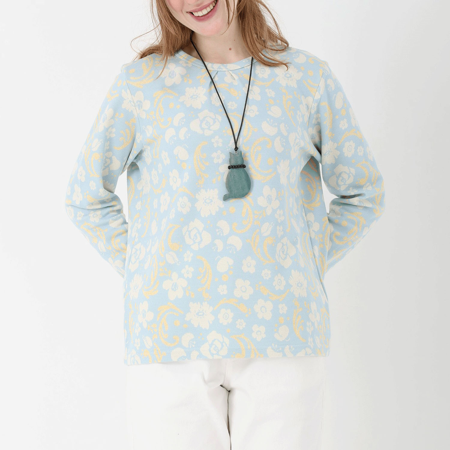 T’BIS STUDIO 長袖ブーケ柄Wジャカードタッククルーネックプルオーバー - 画像5