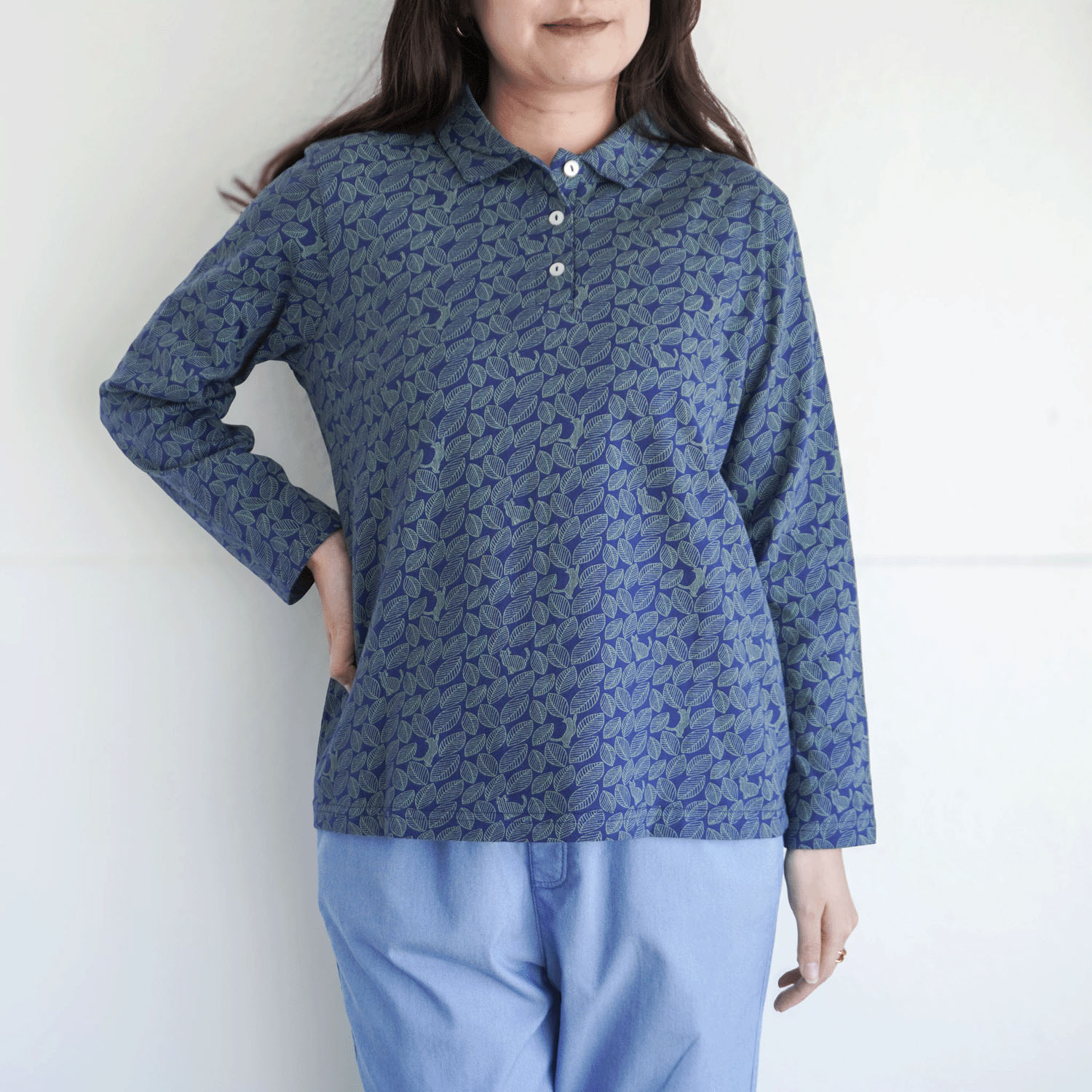 T’BIS STUDIO 長袖リーフ猫総プリントプルオーバー