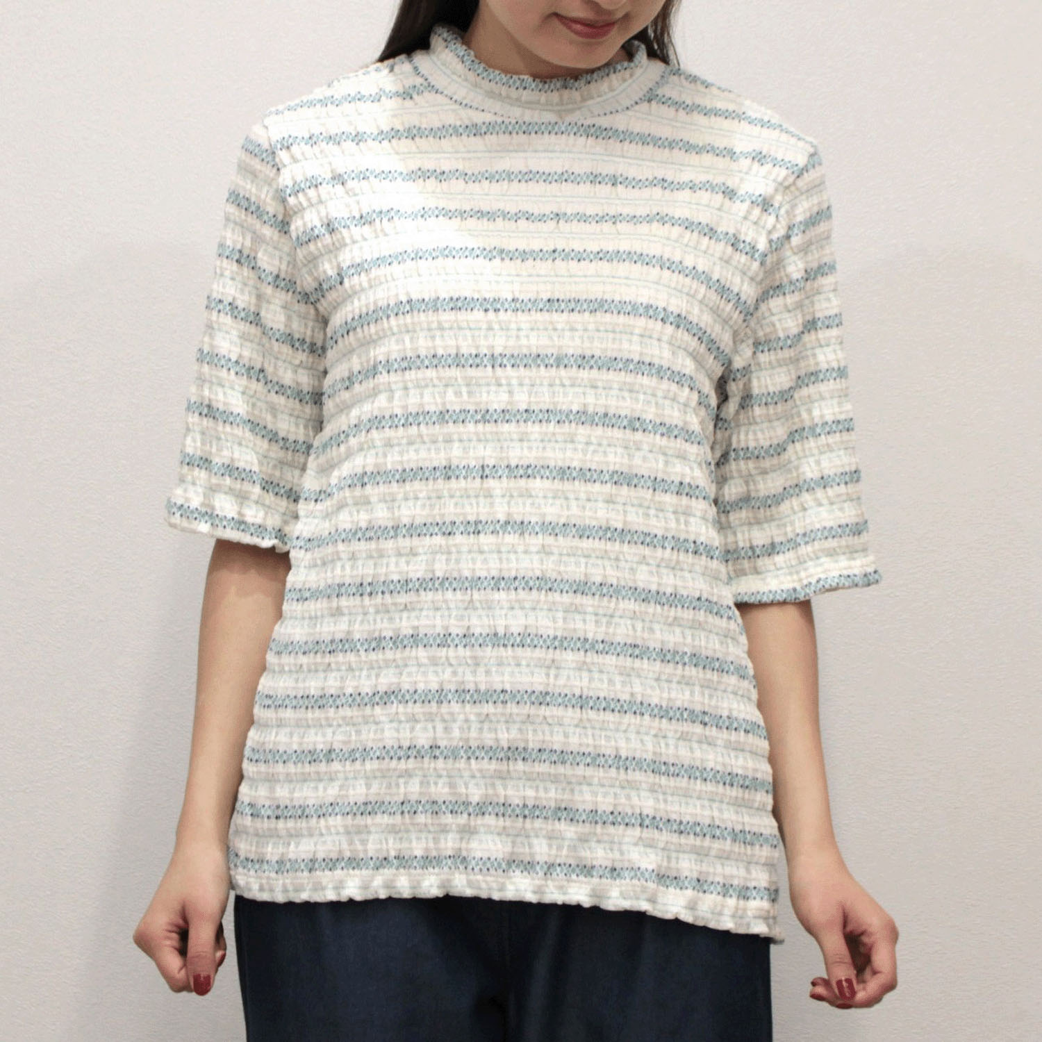 T’BIS STUDIO シャーリングジャカード小花柄ハイネック5分袖Tシャツ - 画像11