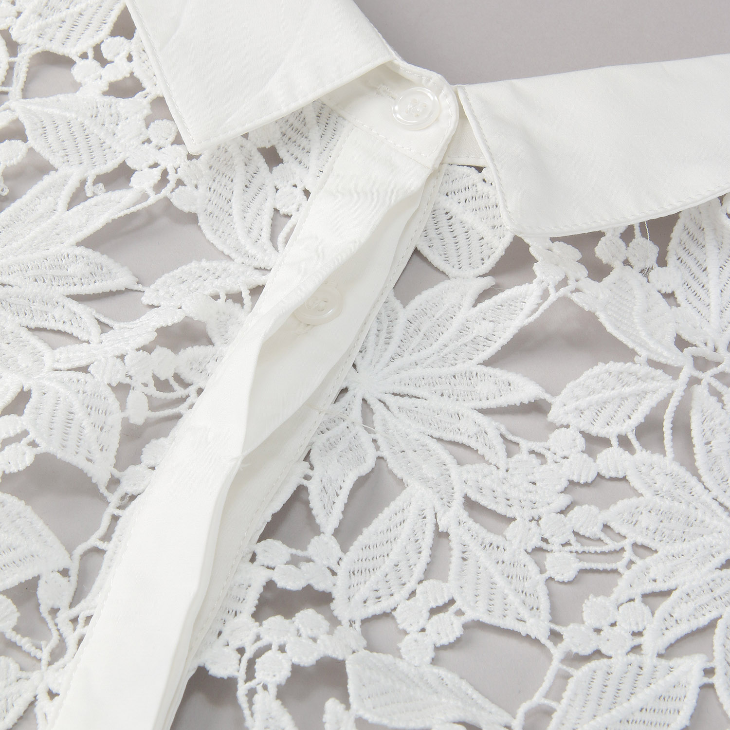 レース襟付きショート丈前開きブラウス - 画像3