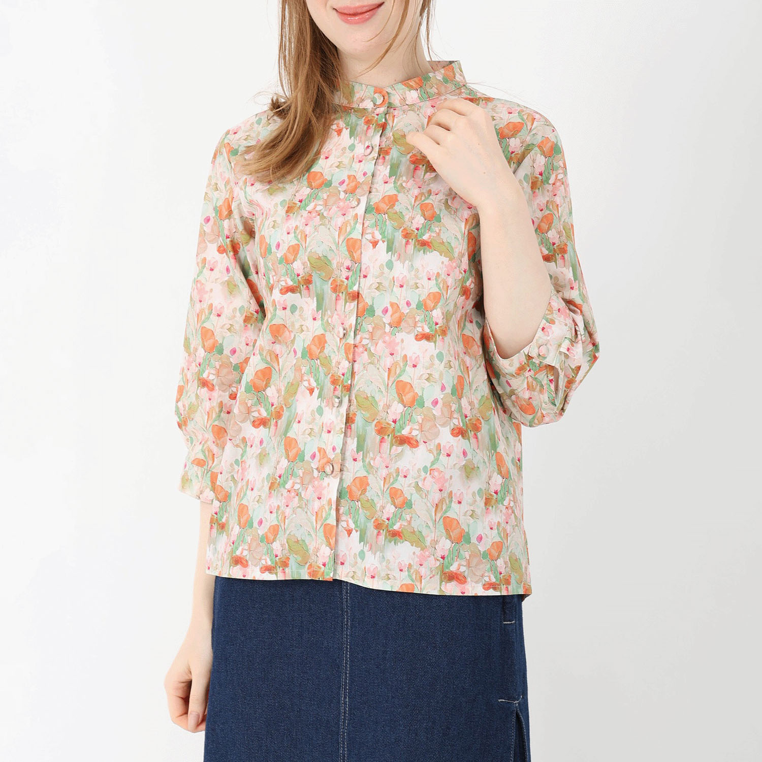 T’BIS STUDIO 7分袖水彩花柄スタンドネックシャツ - 画像1