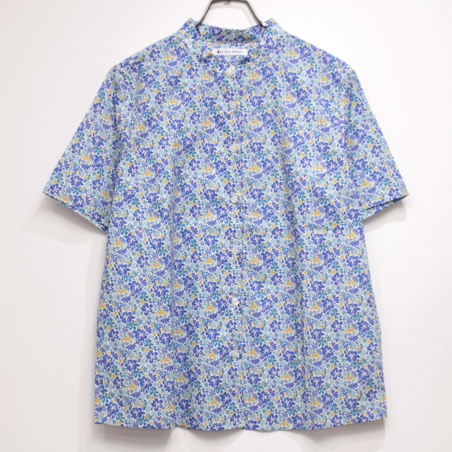 T’BIS STUDIO 花柄プリントスタンドネック半袖シャツ - 画像5