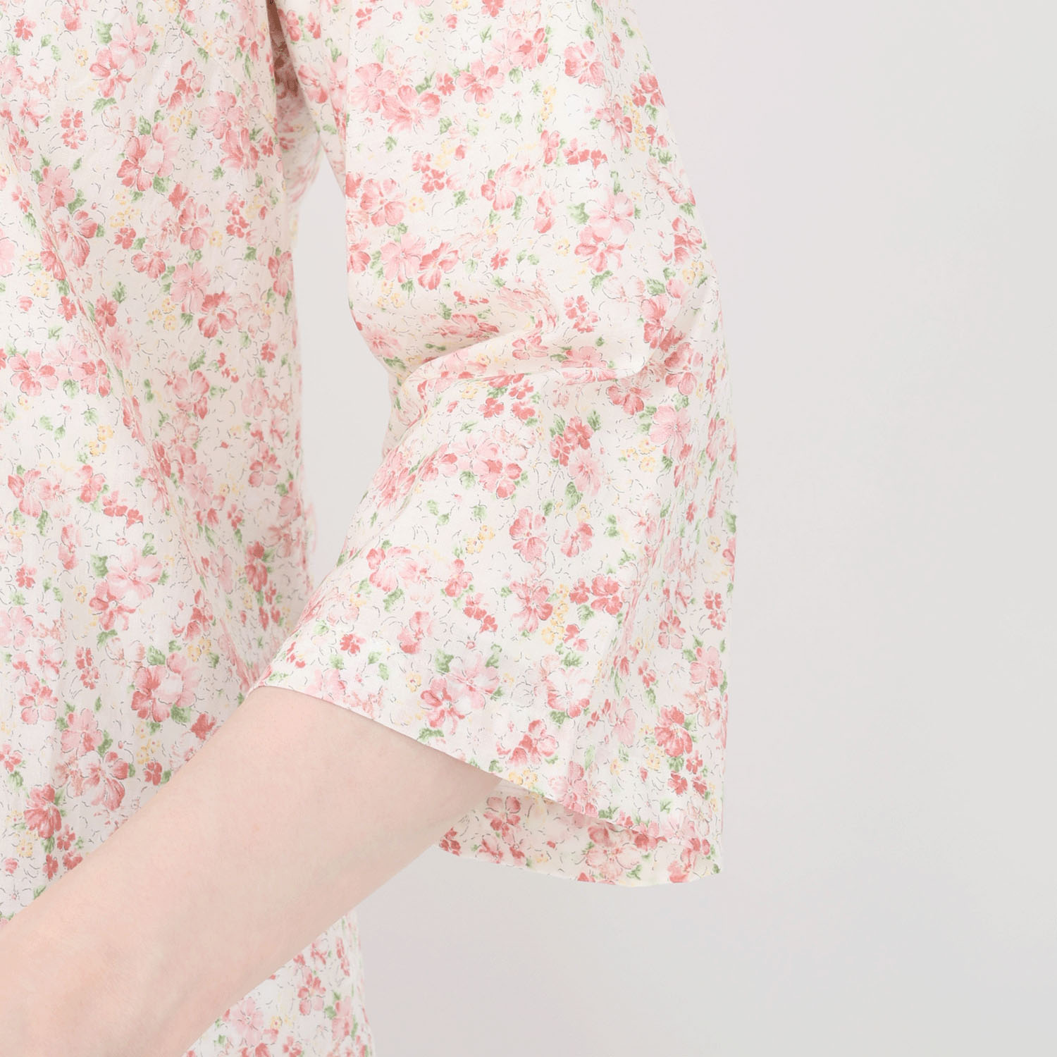 【新ブランド】T’BIS STUDIO 七分袖水彩花柄シャツ - 画像5