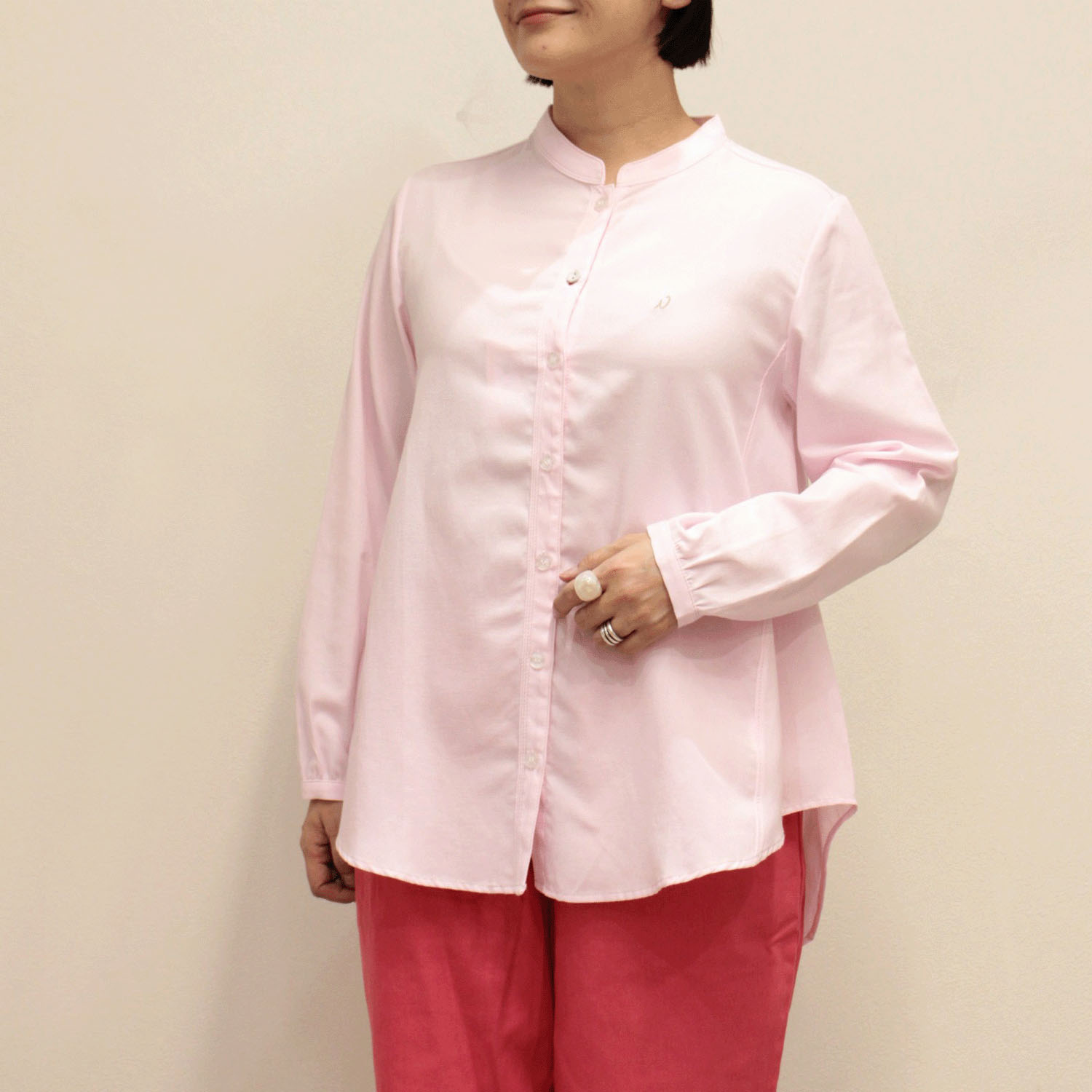 notorico アクセントステッチベーシックスタンドカラーロングシャツ - 画像11