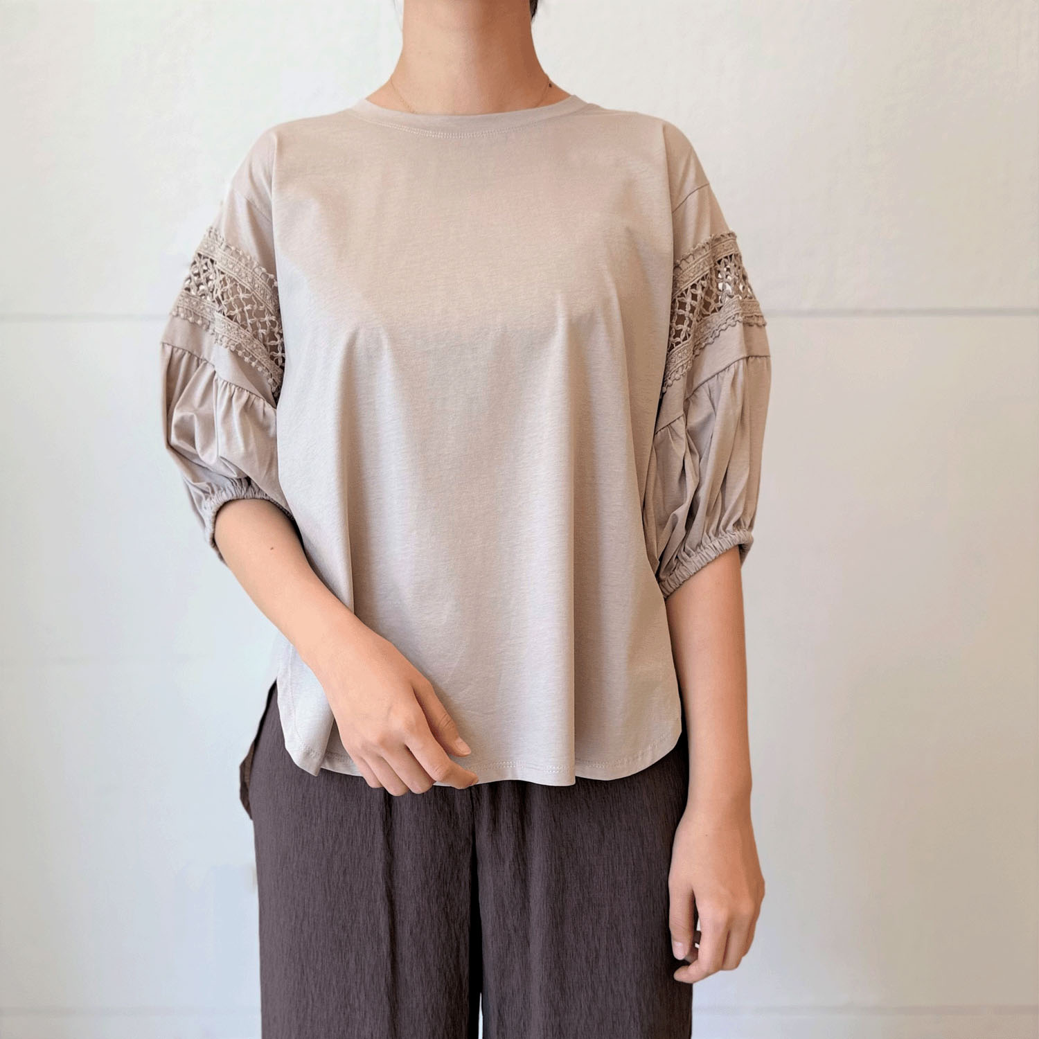 シルケット綿袖レース切替えプルオーバー - 画像5