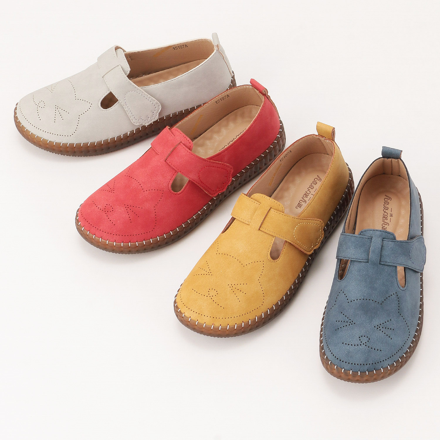 猫パンチングシューズ