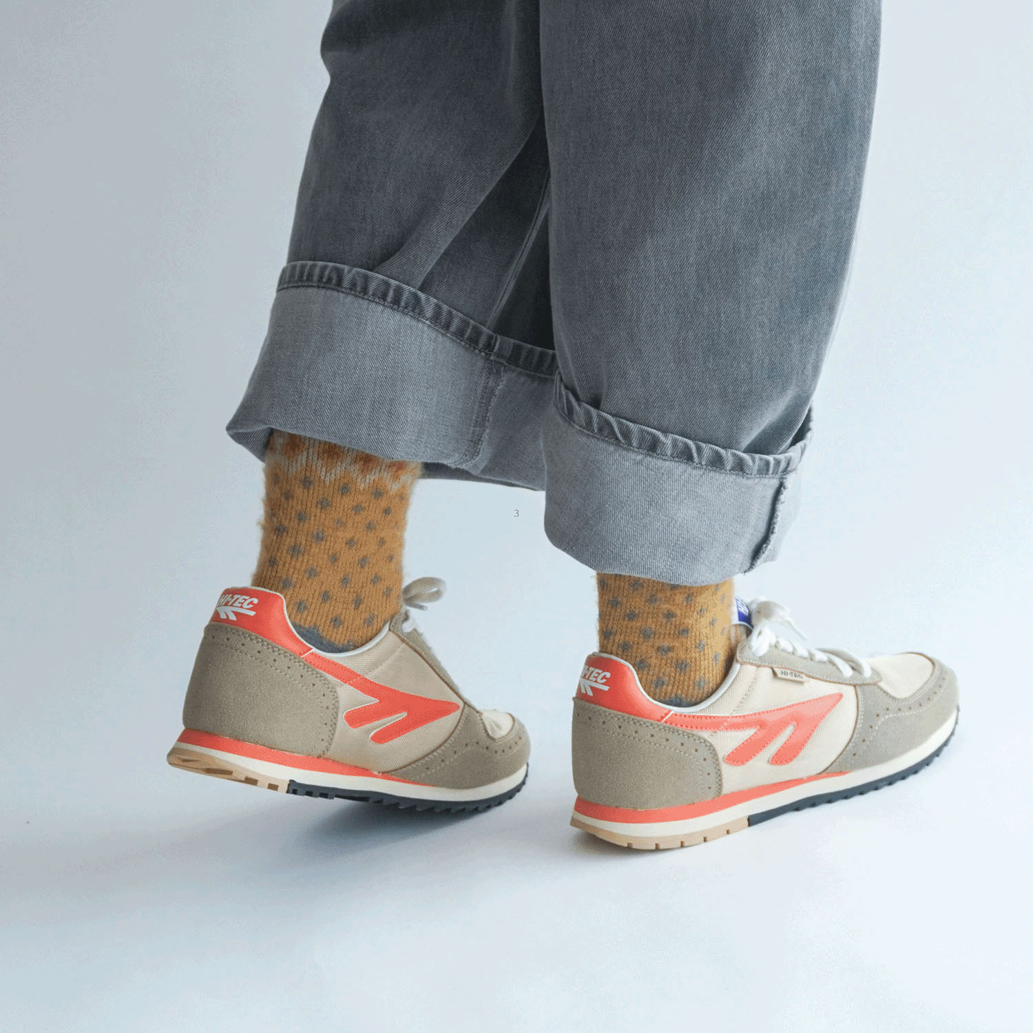 【ユニセックスサイズ展開】HI－TEC TR001 SILVER SHADOW 40