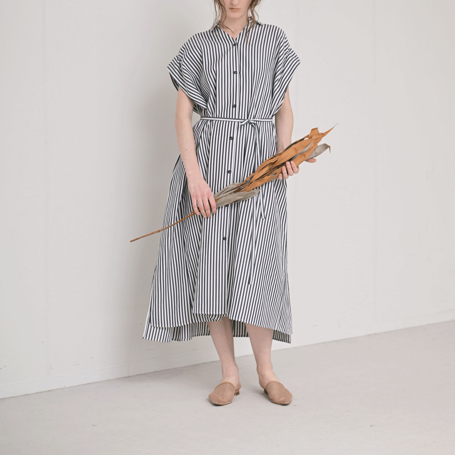 HERENCIA 前開きストライプワンピース - 画像1