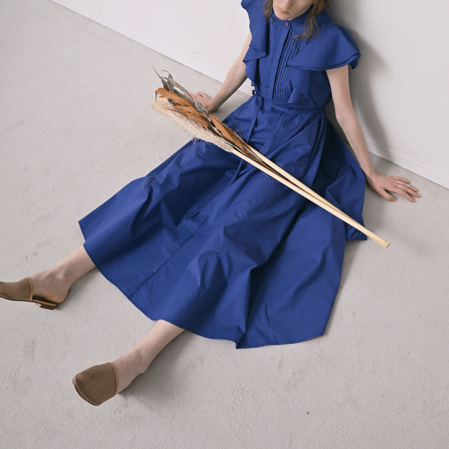 HERENCIA 肩フリルワンピース - 画像4