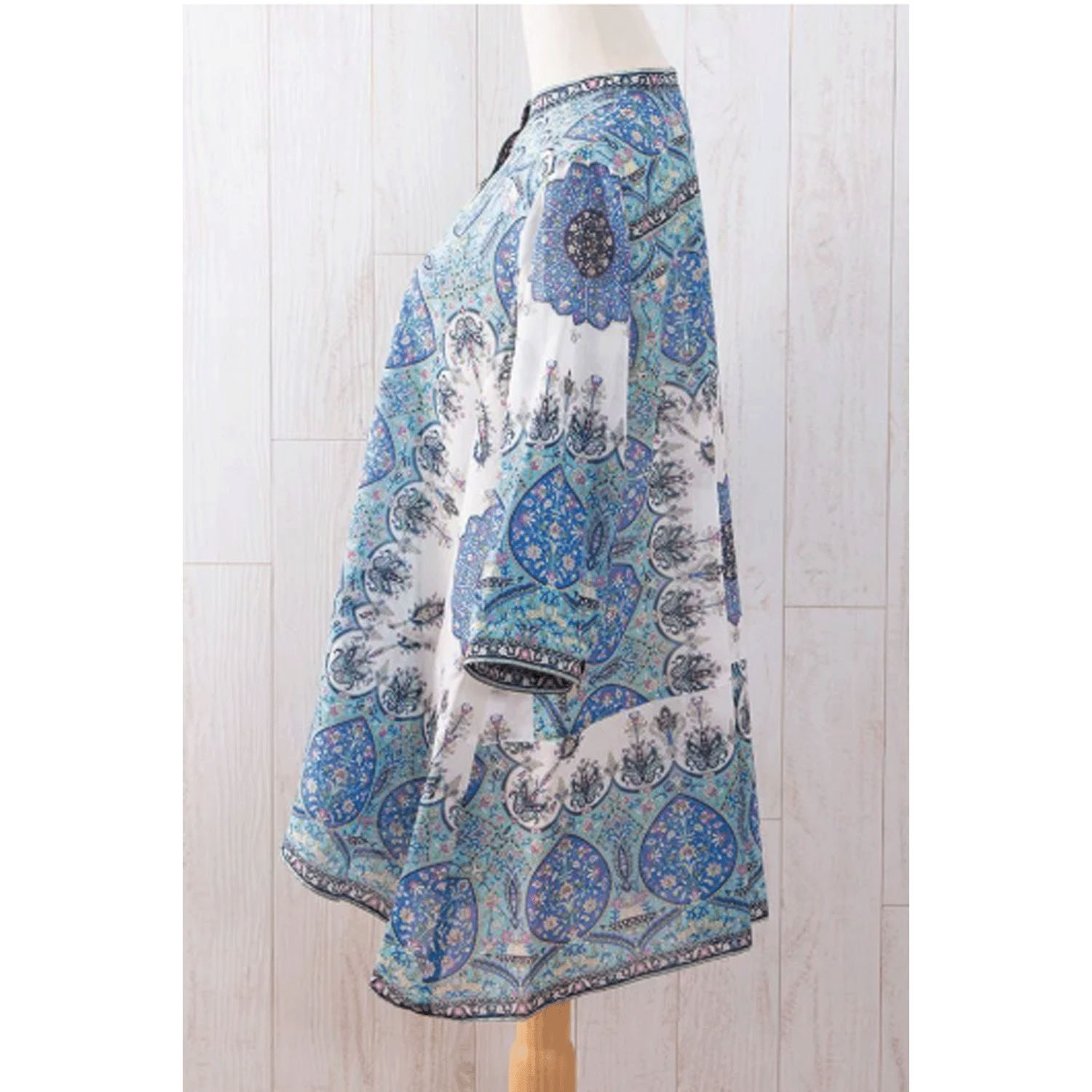 【ETONET限定】シルクロード スタンド裾ヘム脇下り七分袖ブラウス カシミール - 画像19