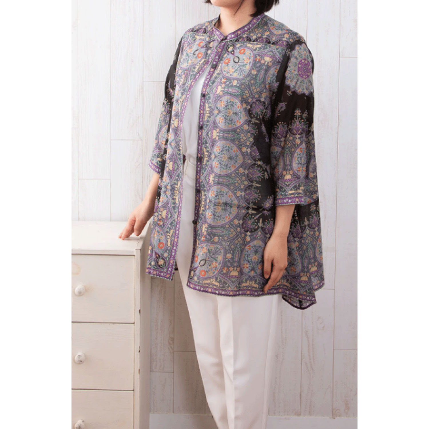 【ETONET限定】シルクロード スタンド裾ヘム脇下り七分袖ブラウス カシミール - 画像3