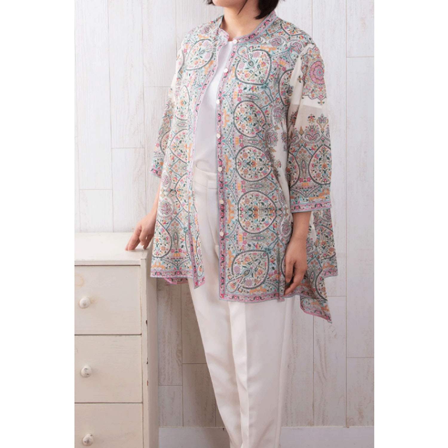 【ETONET限定】シルクロード スタンド裾ヘム脇下り七分袖ブラウス カシミール - 画像10