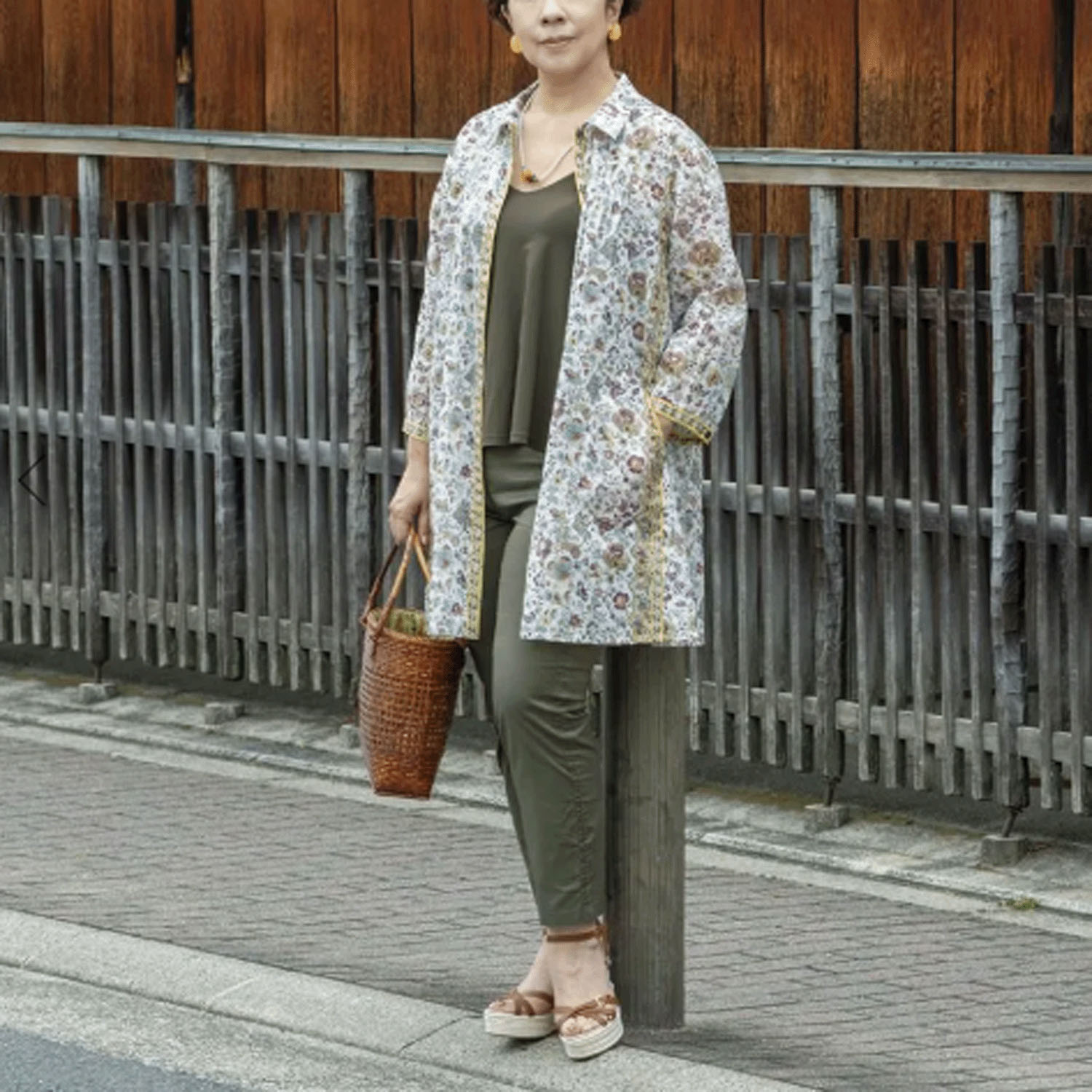 【ETONET限定】シルクロード 前身頃ピンタックポケット付チュニック ヴァタビア - 画像2