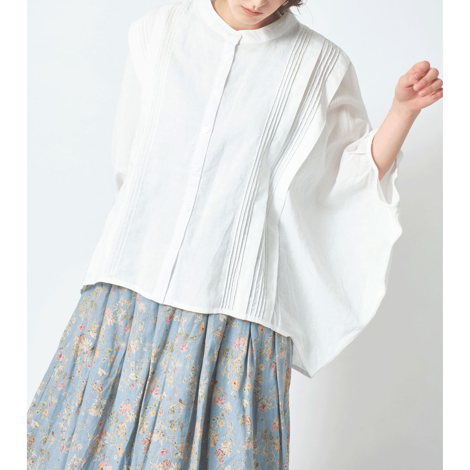 ubasoku バンドカラー縦ピンタック加工本貝釦プルオーバー - 画像3