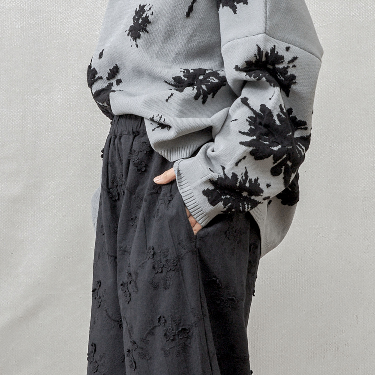 teMite 立体刺繍ワイドパンツ - 画像9