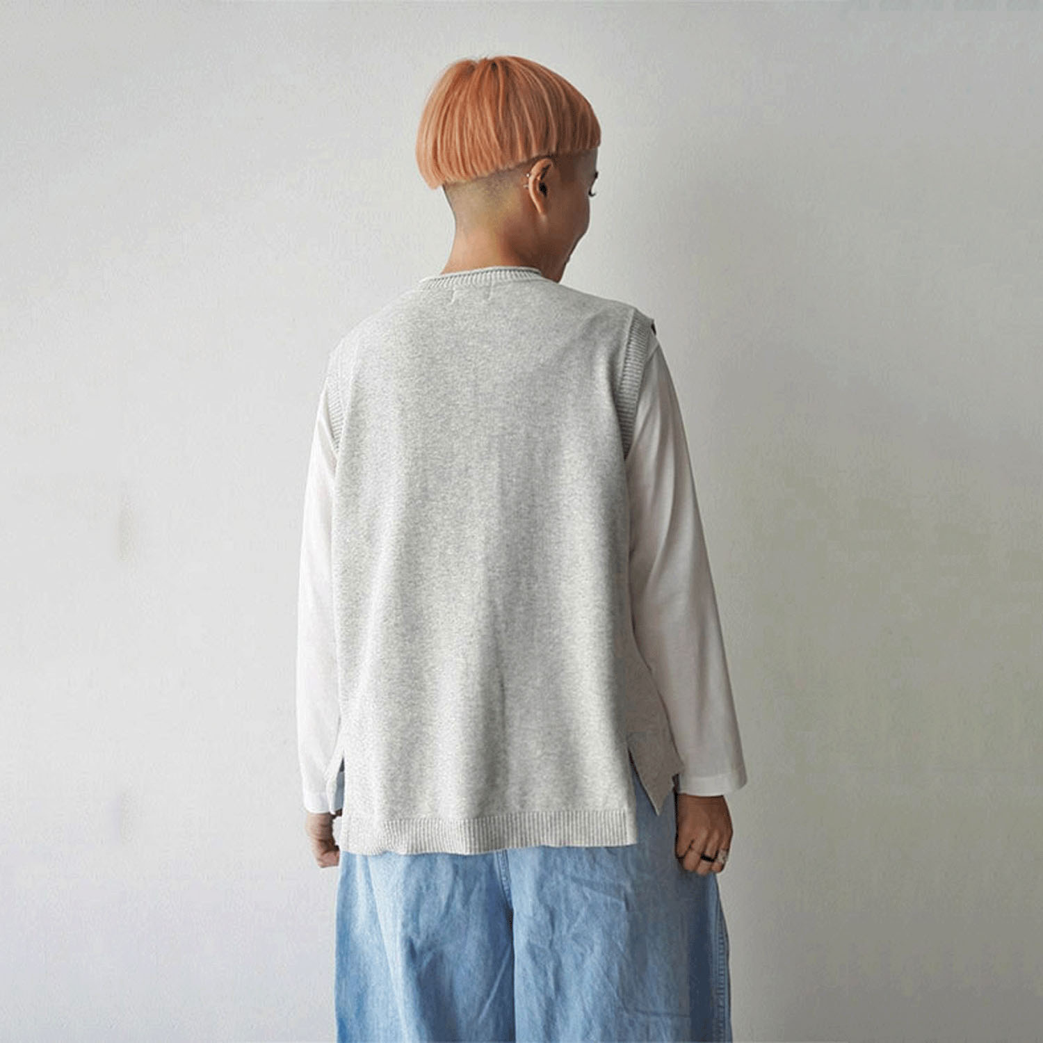 mao made フロントボタンバックスリットベスト - 画像3