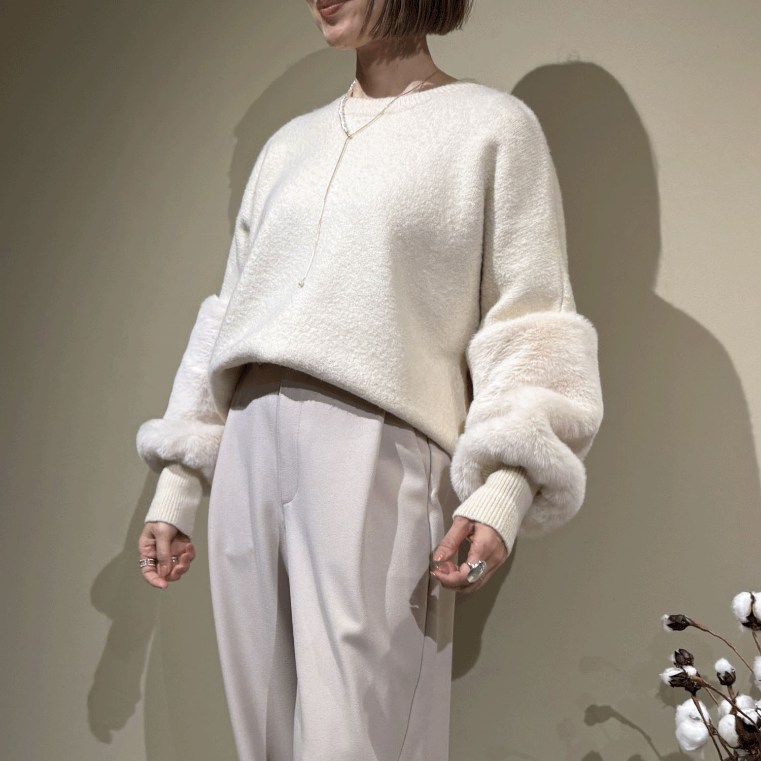 【Insta Live】trois 袖エコファー切替プルオーバーニット - 画像1