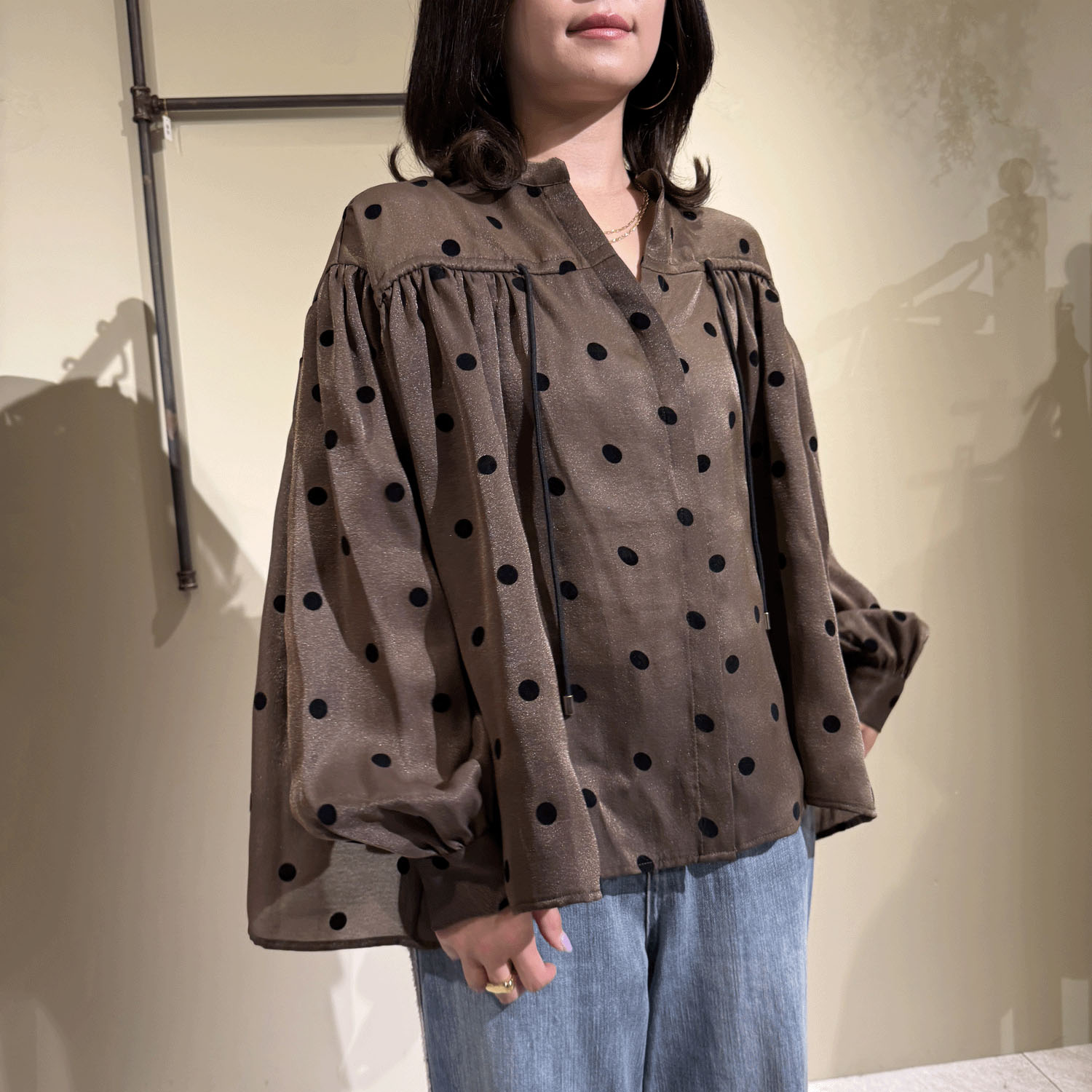 コード付きギャザーシャツブラウス - 画像2