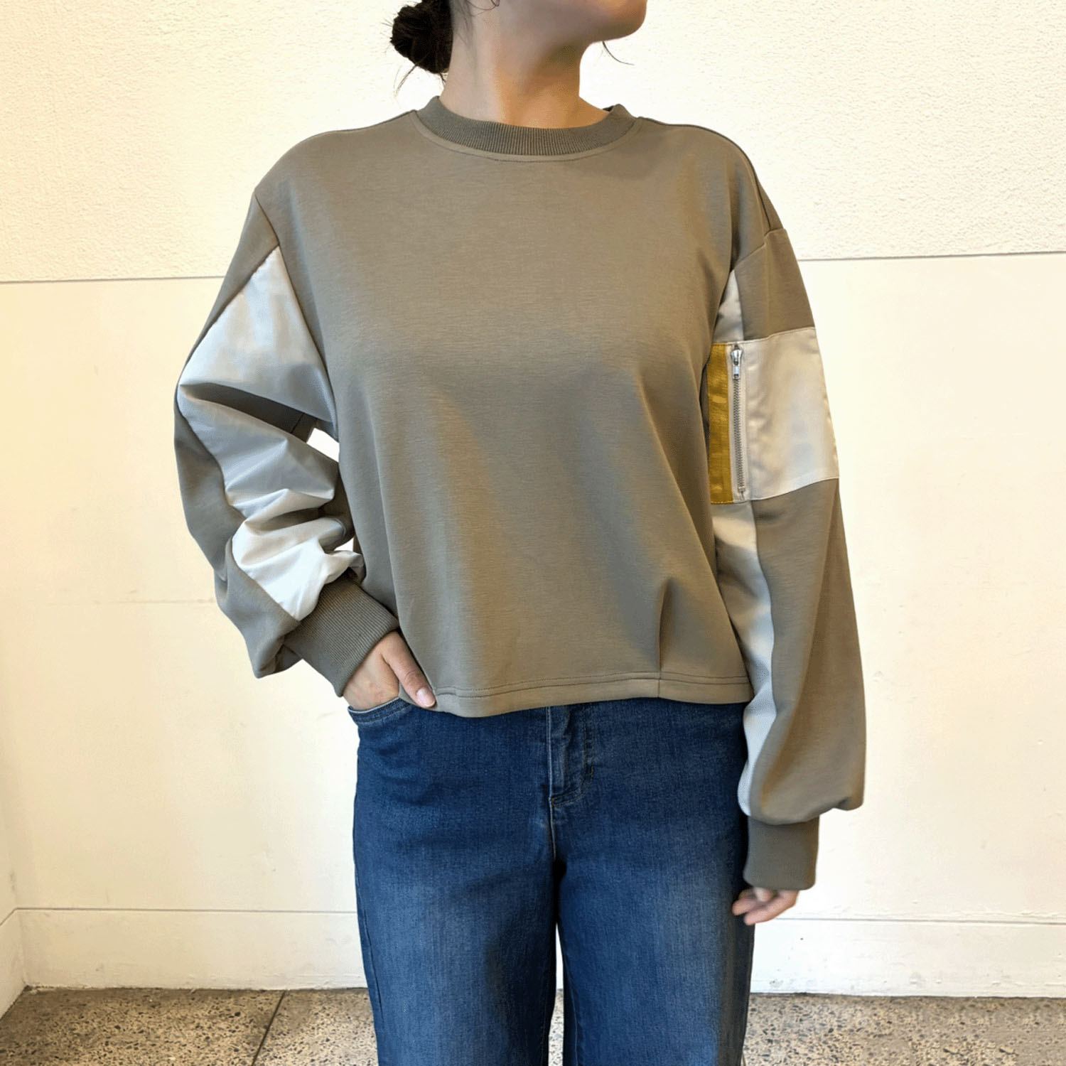 袖ポケット付きプルオーバー - 画像1