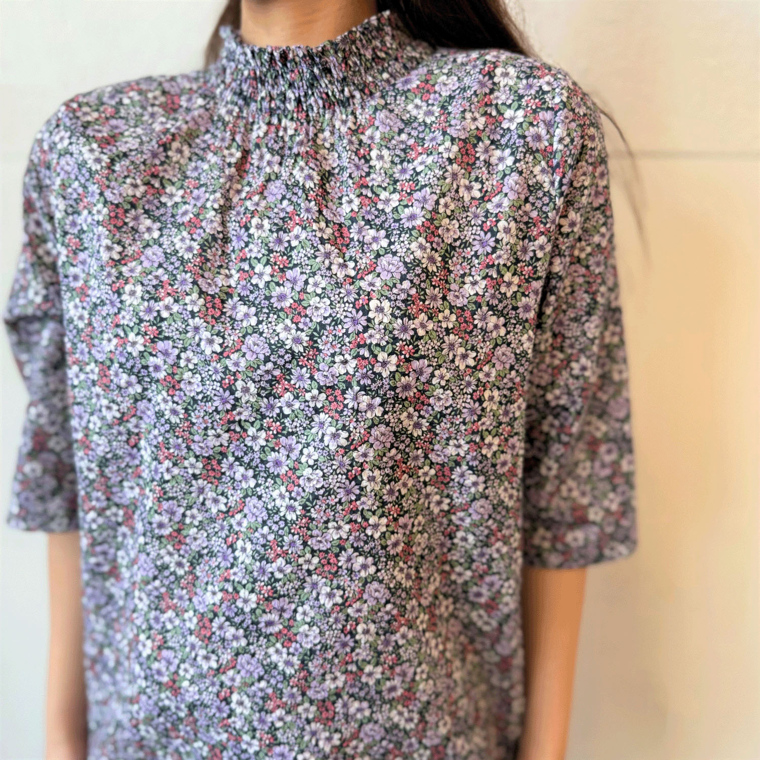 衿シャーリング花柄プルオーバー - 画像8