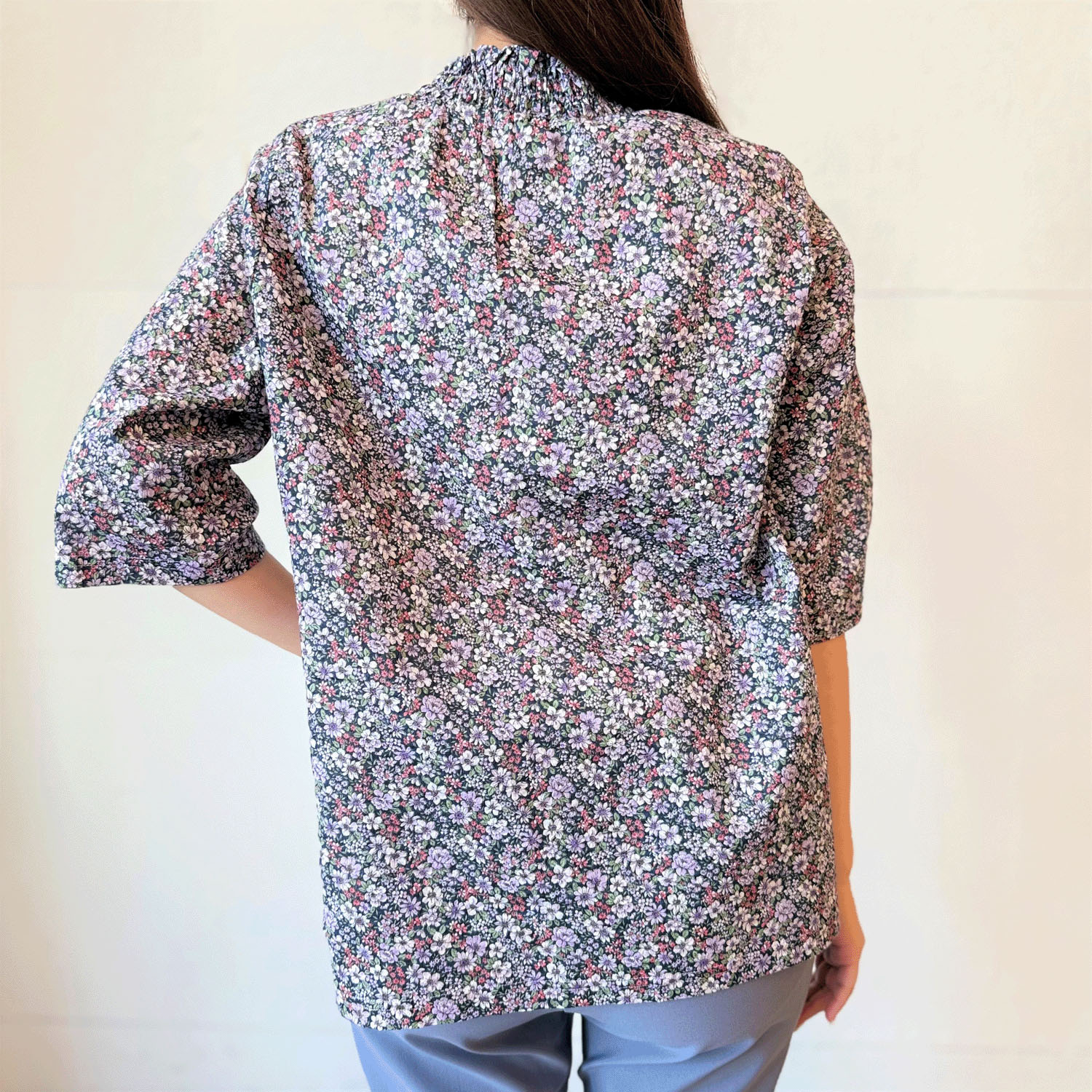 衿シャーリング花柄プルオーバー - 画像9