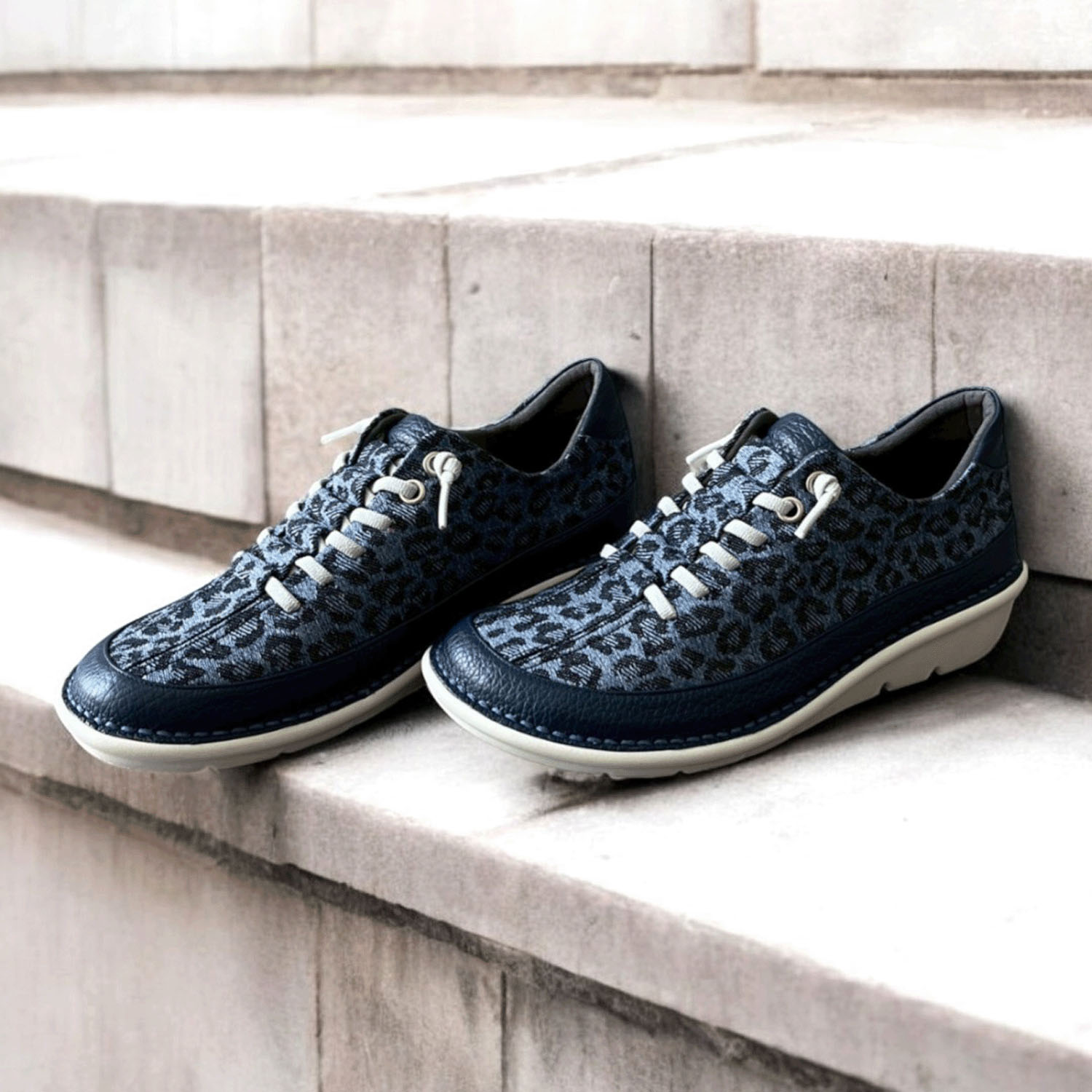 Monet ラバーレースアップシューズ レオパード - 画像1