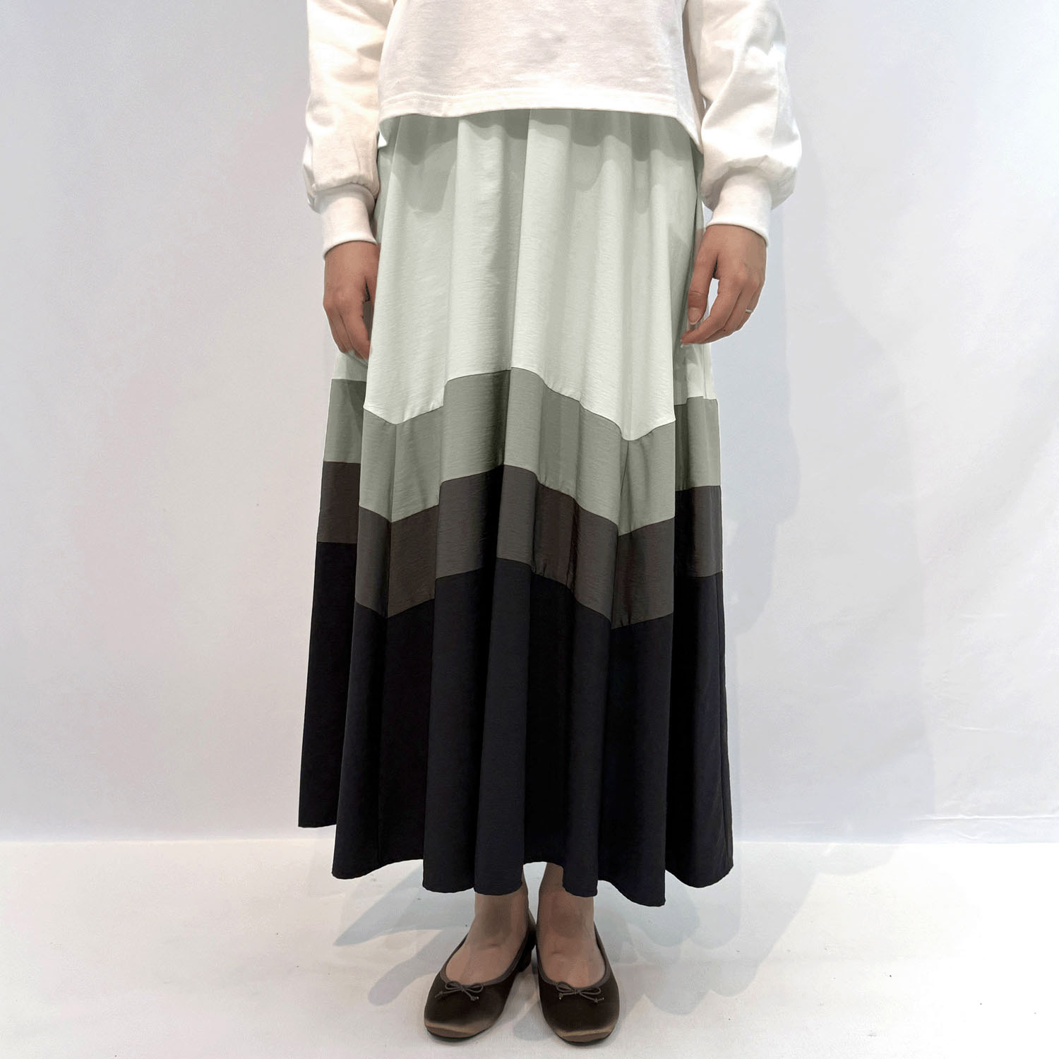 無地配色フレアースカート