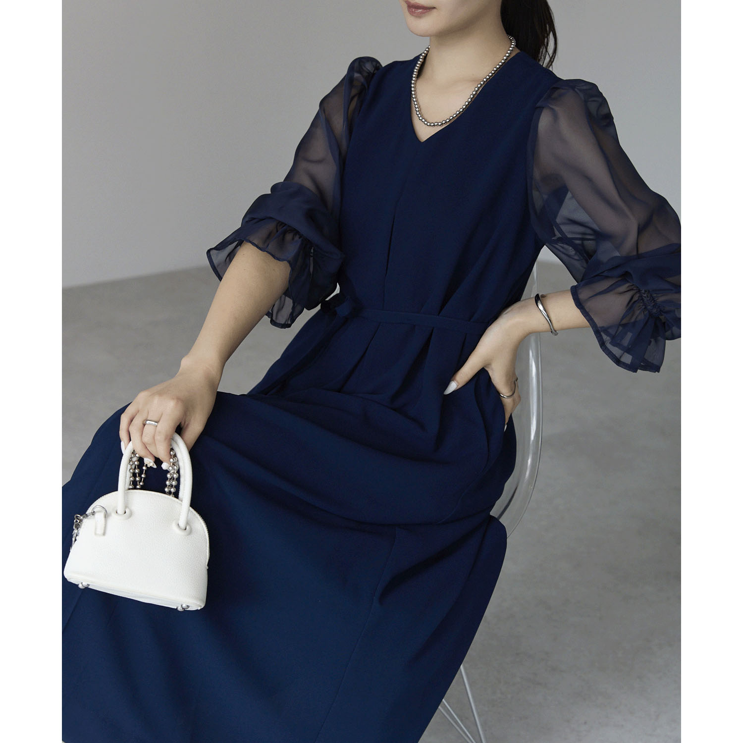 【お取り寄せ】PREFERIRボリュームシアースリーブAラインVネックドレス - 画像13